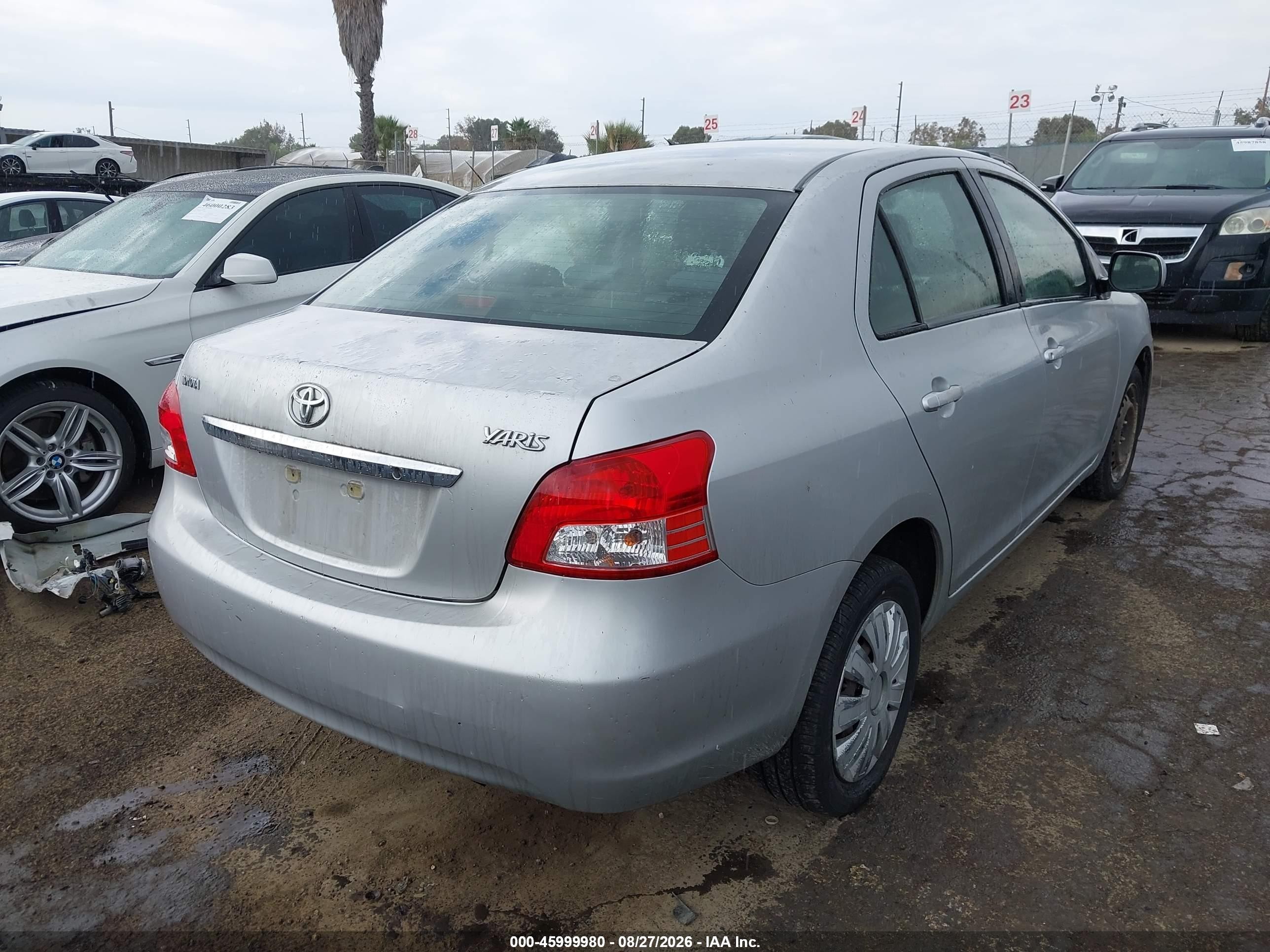 2010 Toyota Yaris   Серебряный vin: JTDBT4K32A4068597