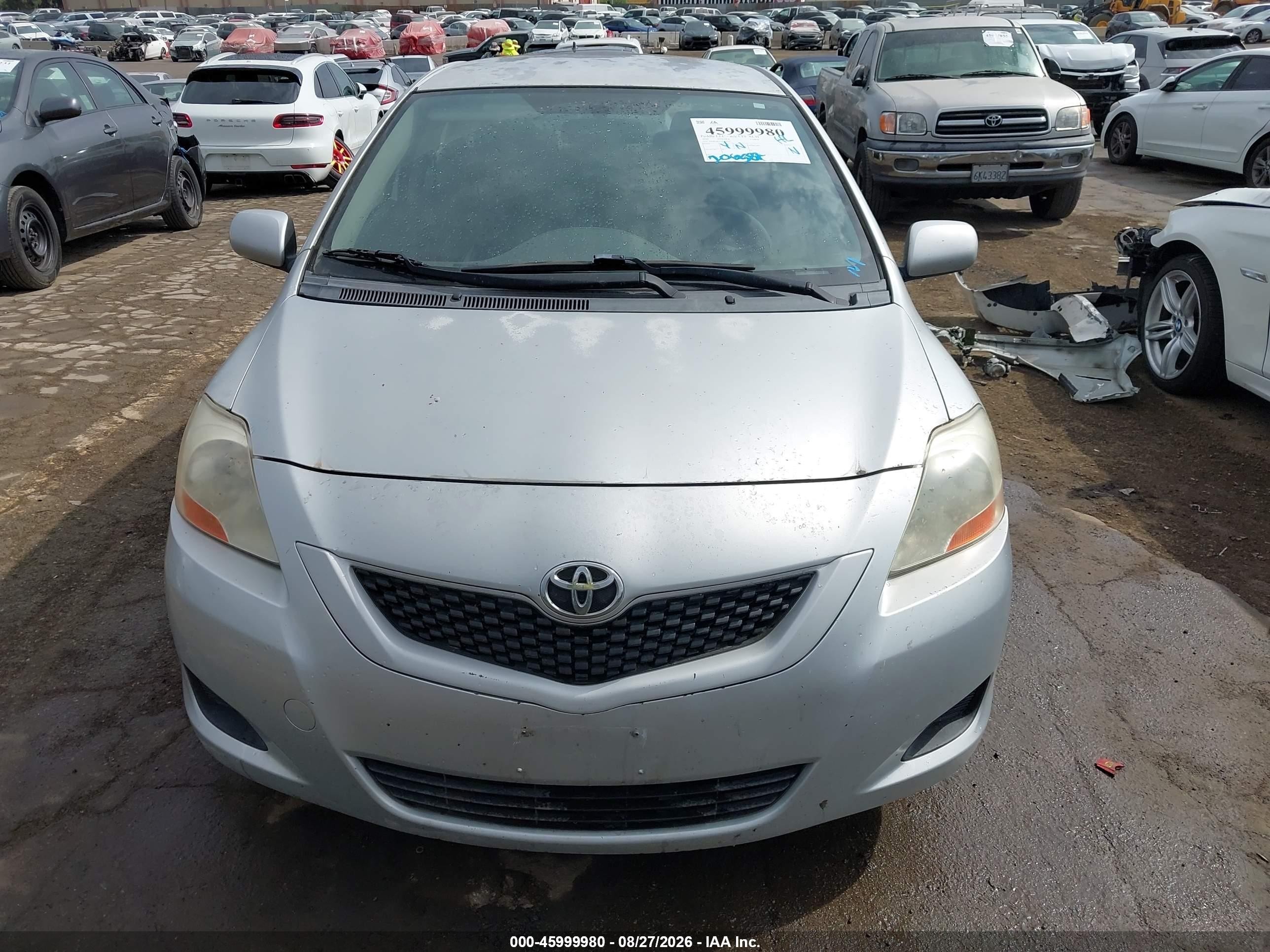 2010 Toyota Yaris   Серебряный vin: JTDBT4K32A4068597