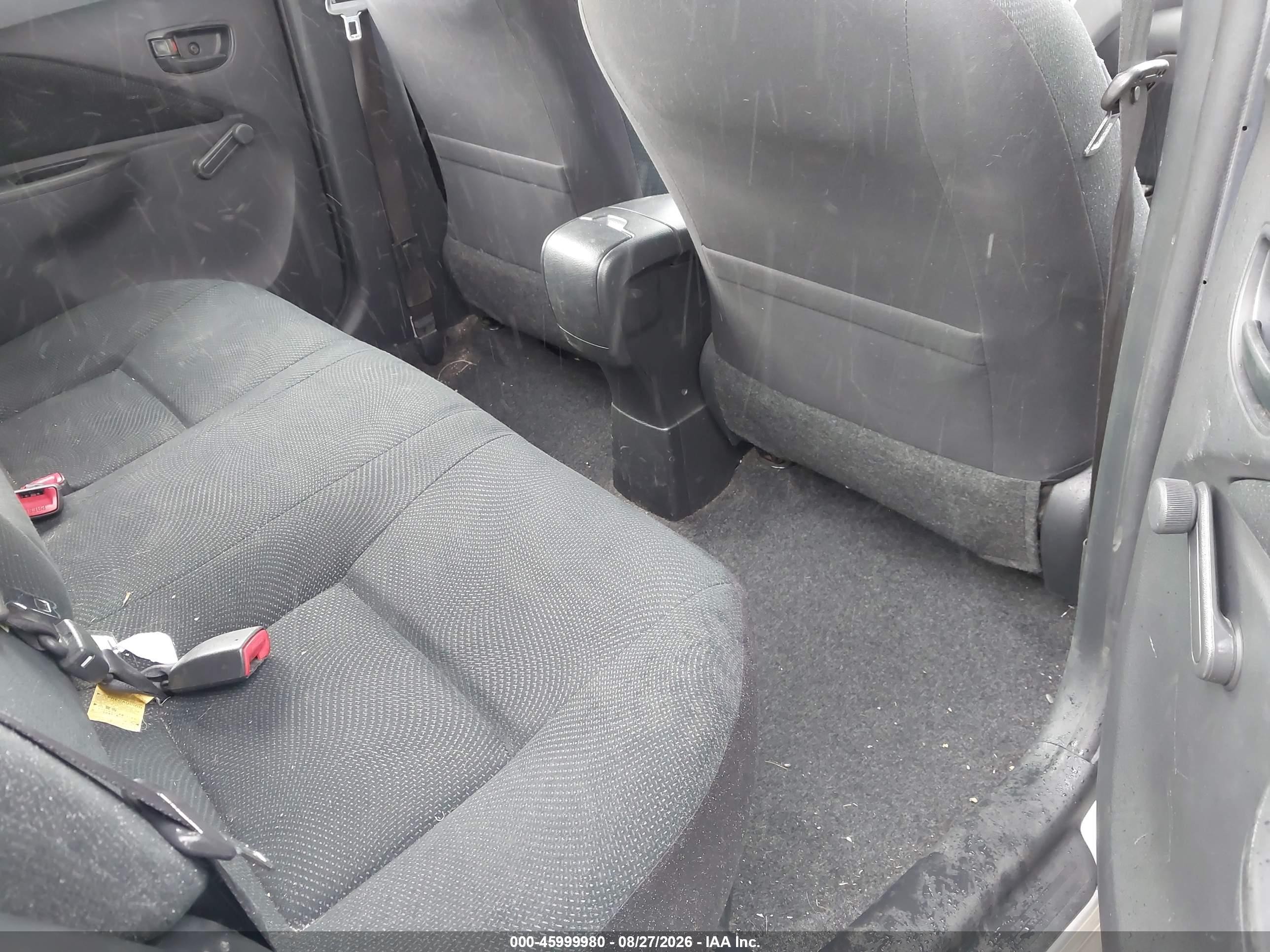 2010 Toyota Yaris   Серебряный vin: JTDBT4K32A4068597