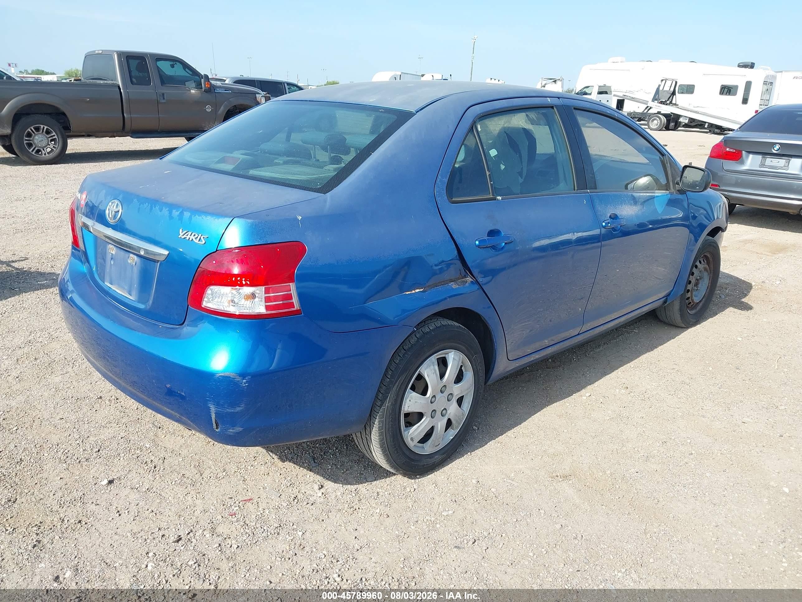 2010 Toyota Yaris   Синий vin: JTDBT4K32A4070494