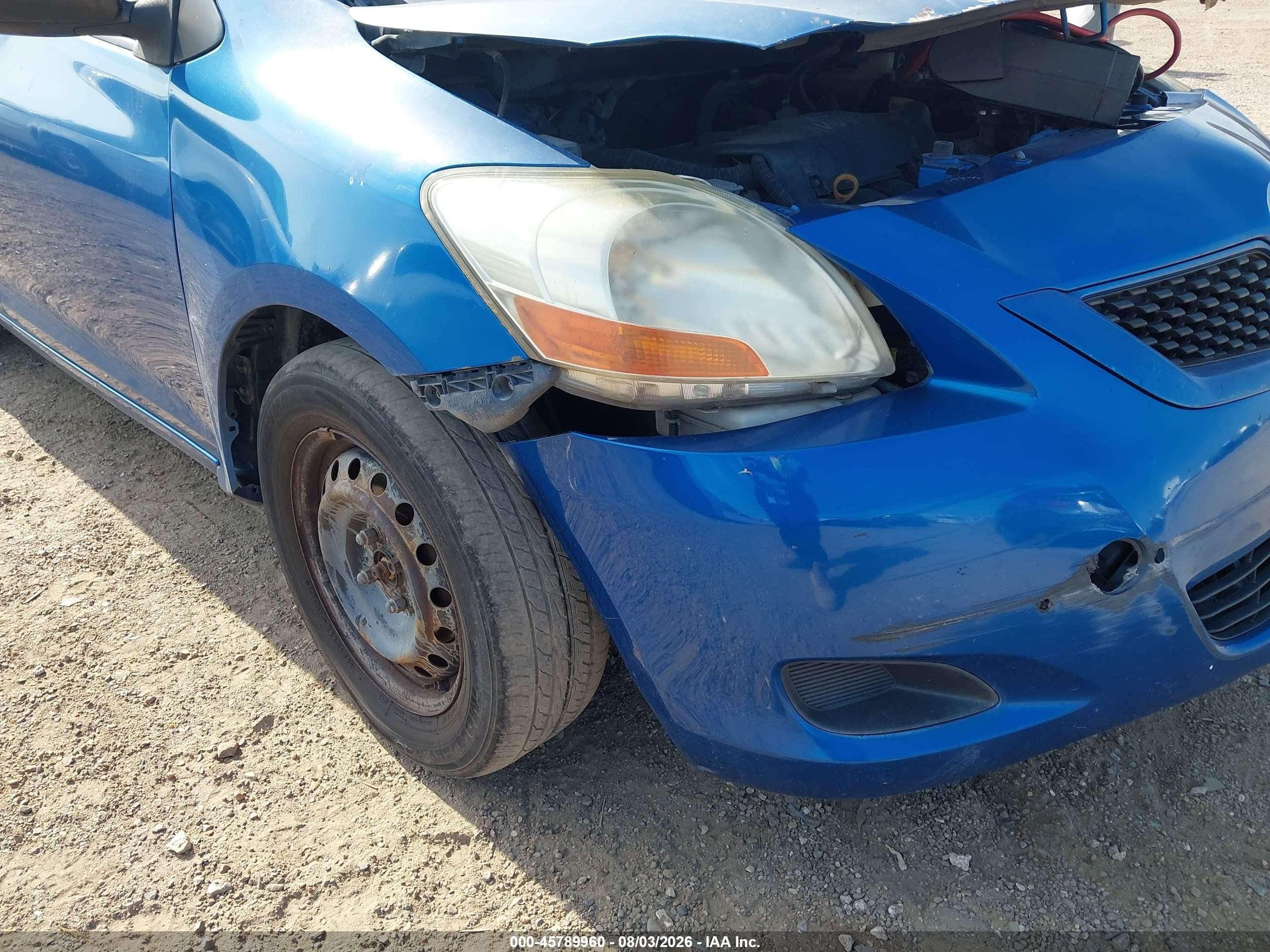 2010 Toyota Yaris   Синий vin: JTDBT4K32A4070494