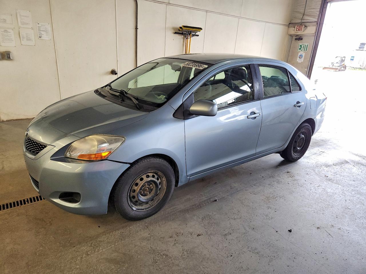 2010 Toyota Yaris Base Blue vin: JTDBT4K32A4073038