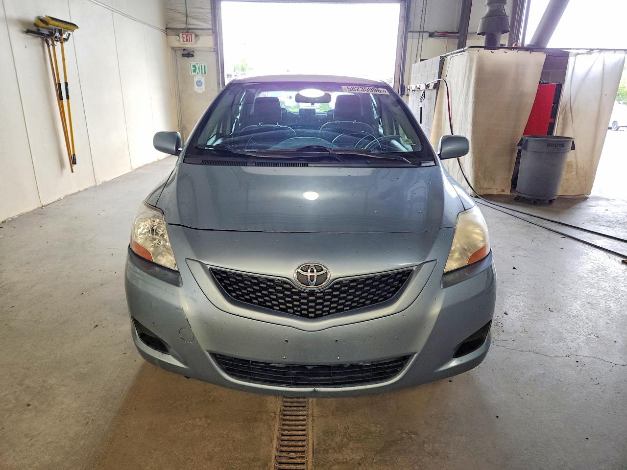 2010 Toyota Yaris Base Blue vin: JTDBT4K32A4073038