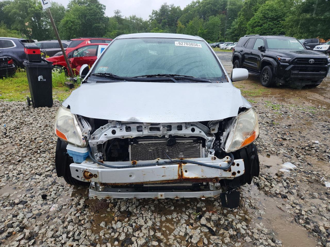 2011 Toyota Yaris Base Silver vin: JTDBT4K32B1399408