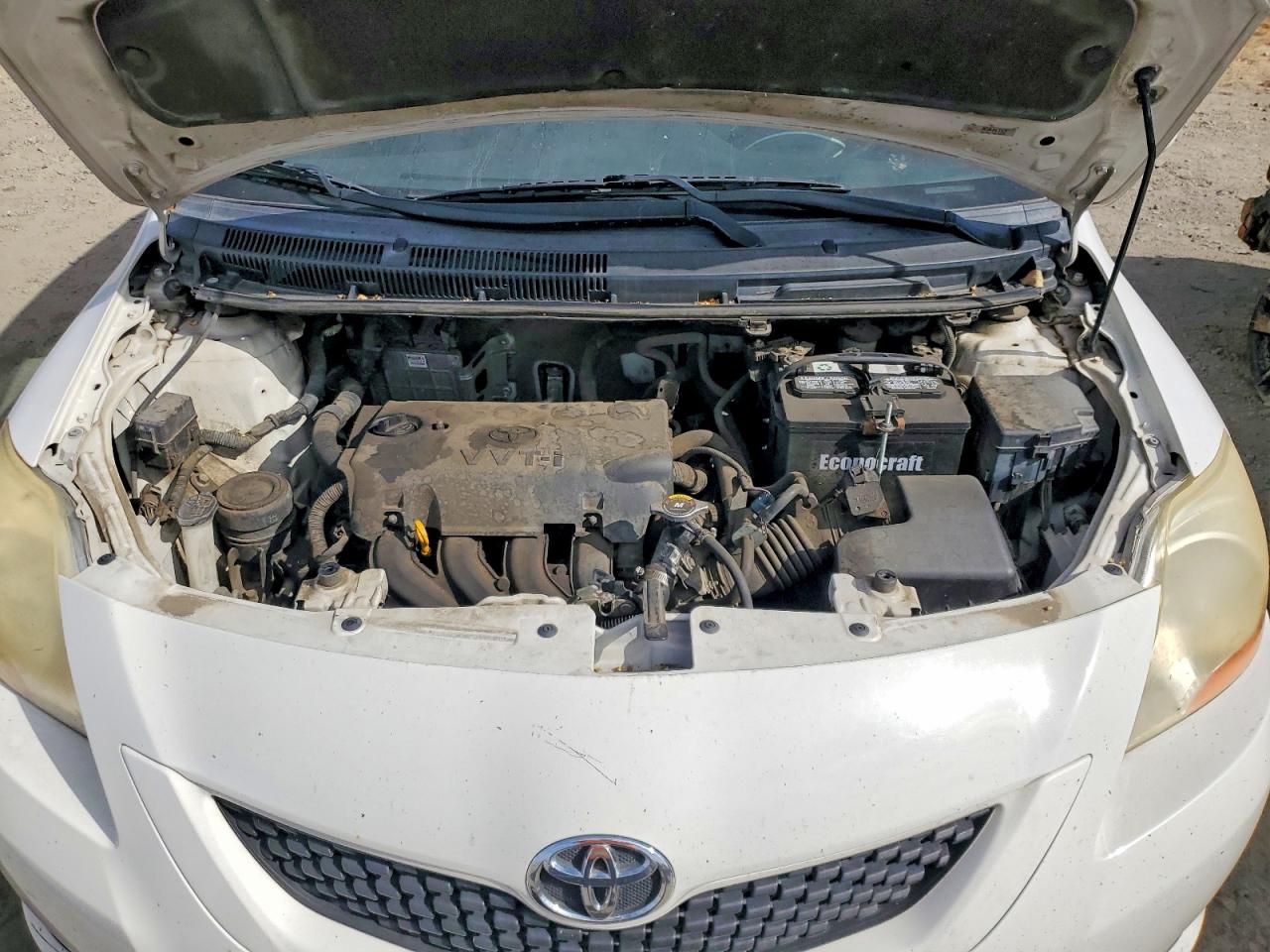2011 Toyota Yaris Base White vin: JTDBT4K32B1404025