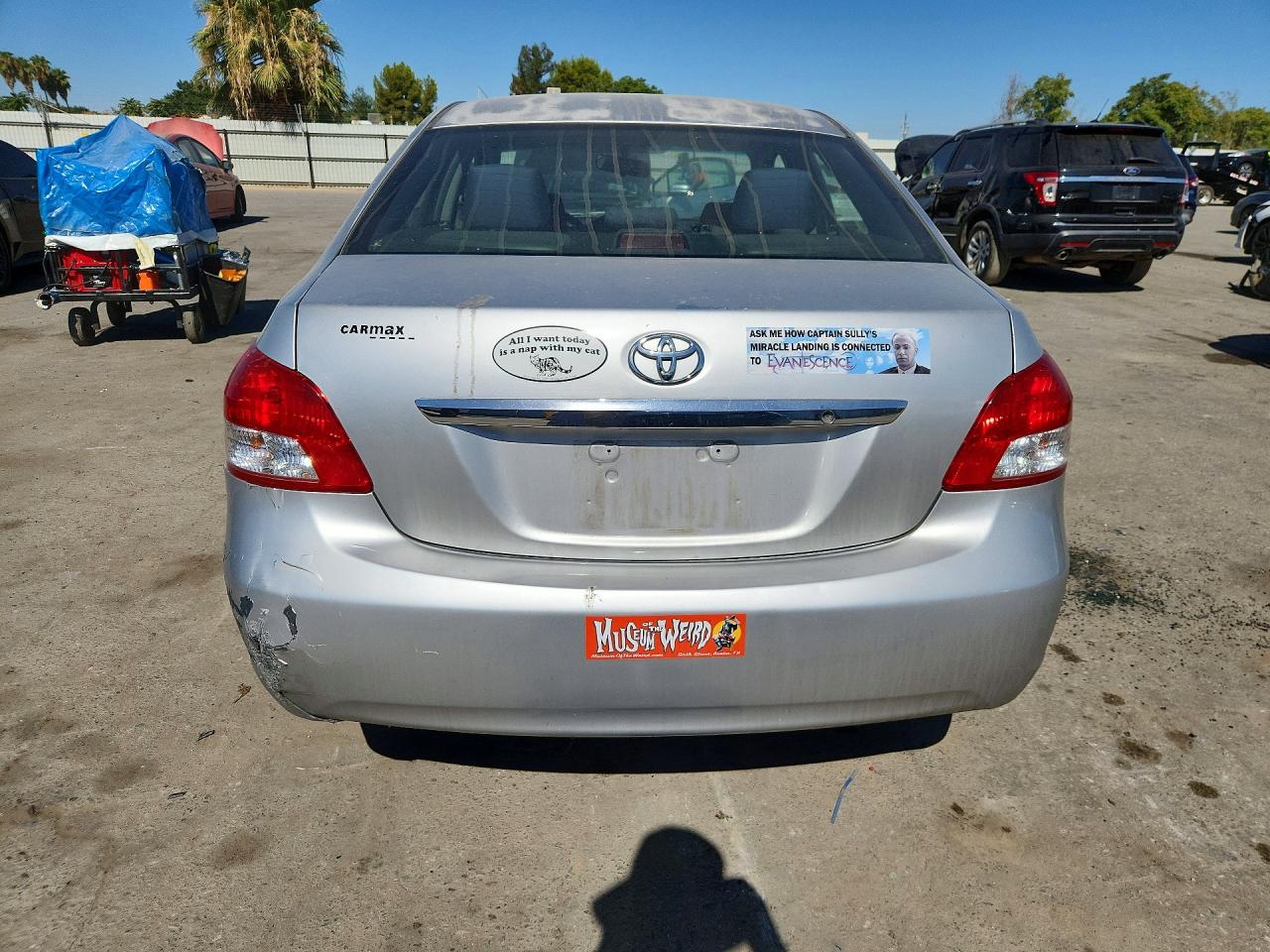 2012 Toyota Yaris Fleet Серебряный vin: JTDBT4K32C1417245