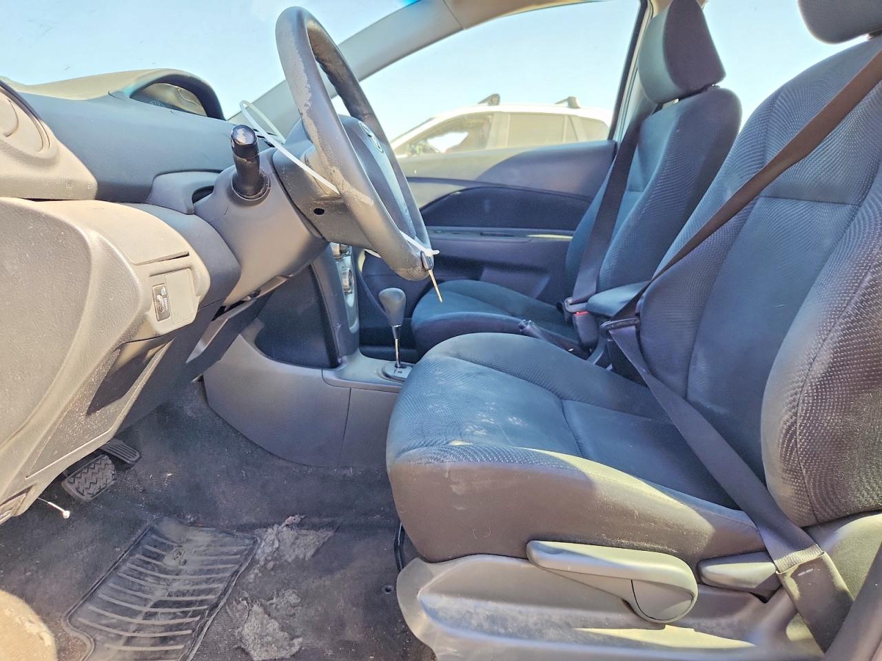 2012 Toyota Yaris Fleet Серебряный vin: JTDBT4K32C1417245