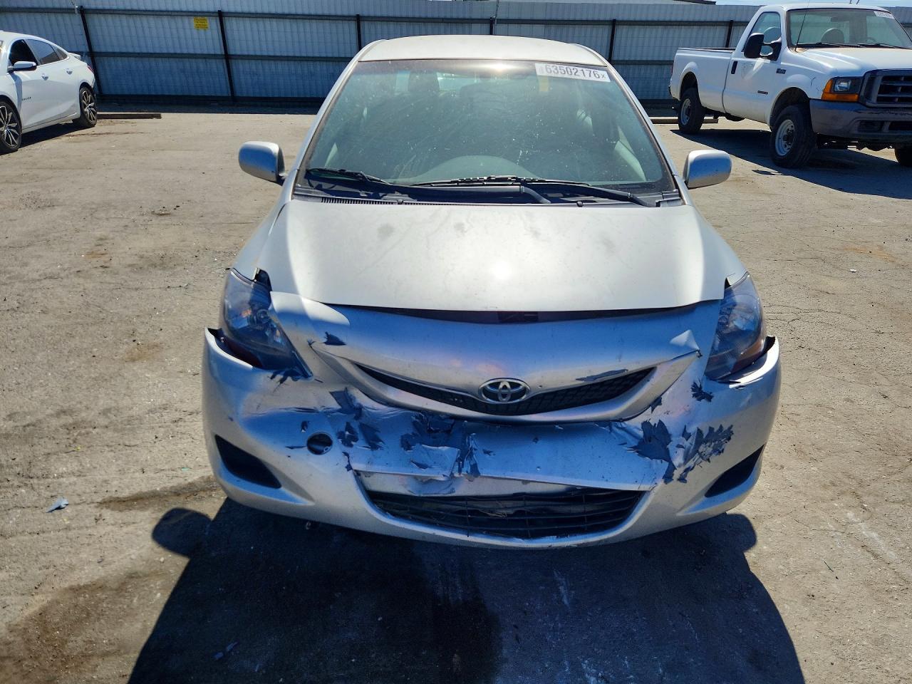 2012 Toyota Yaris Fleet Серебряный vin: JTDBT4K32C1417245