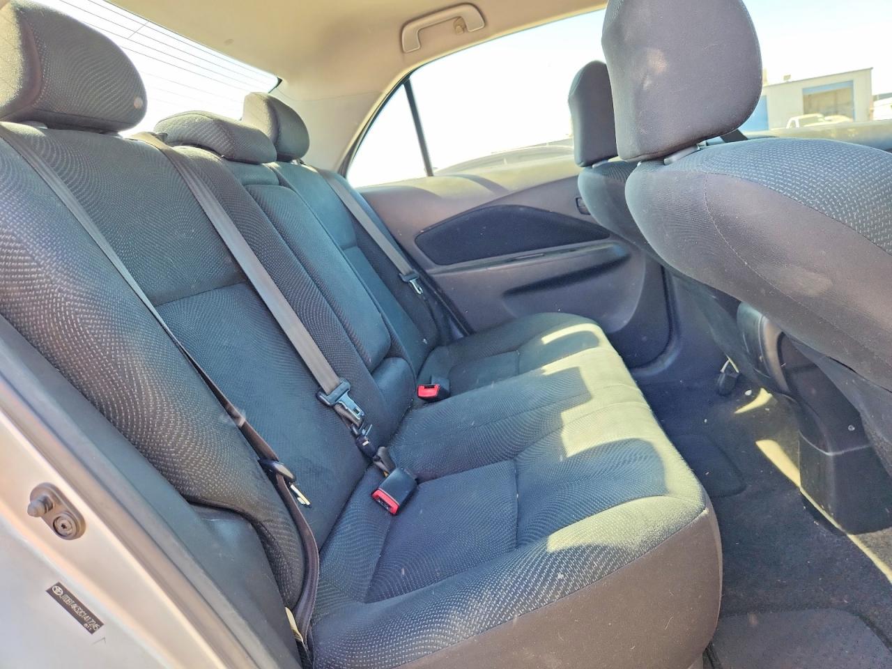 2012 Toyota Yaris Fleet Серебряный vin: JTDBT4K32C1417245