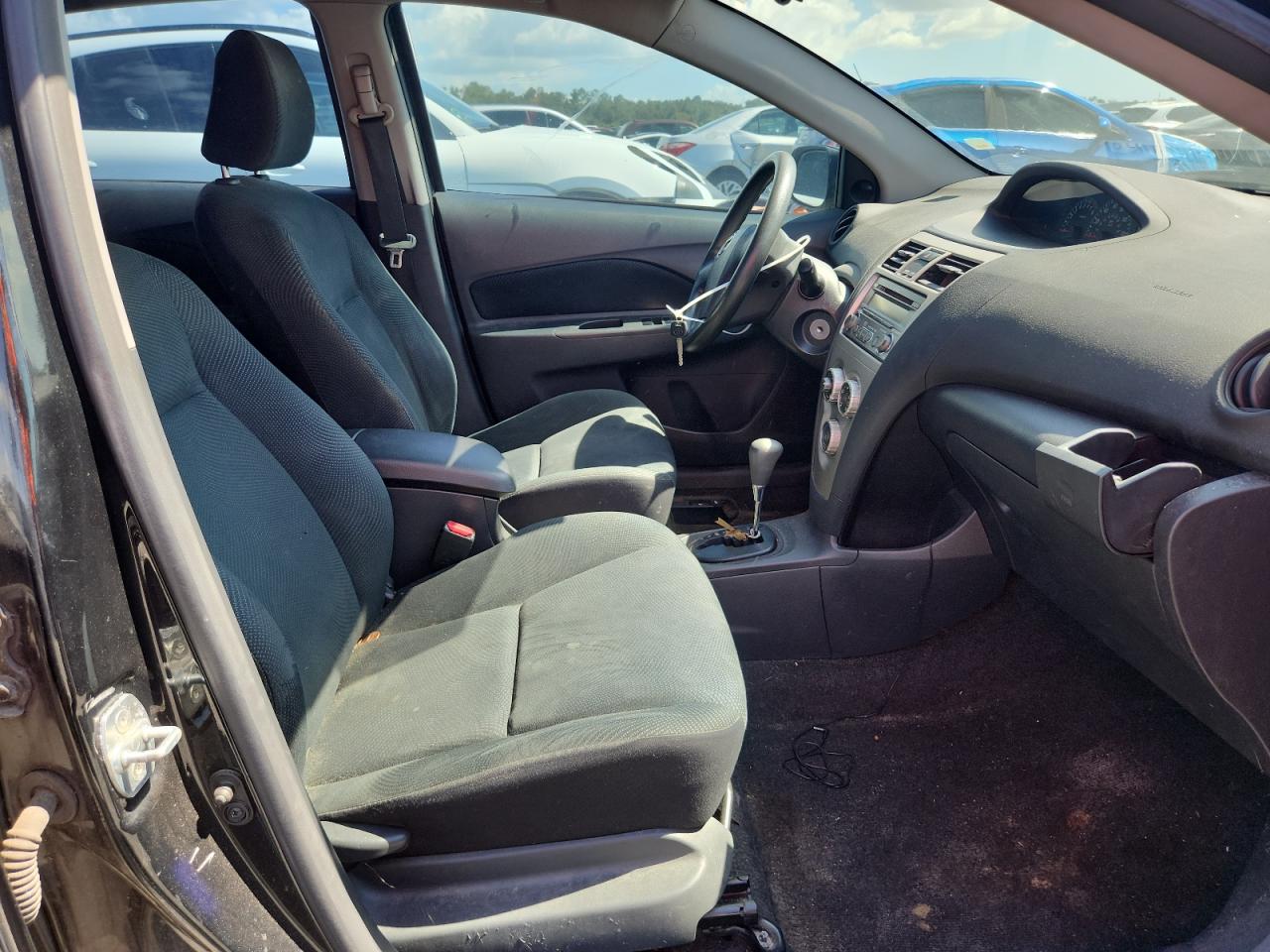 2012 Toyota Yaris Fleet Черный vin: JTDBT4K32C1420923