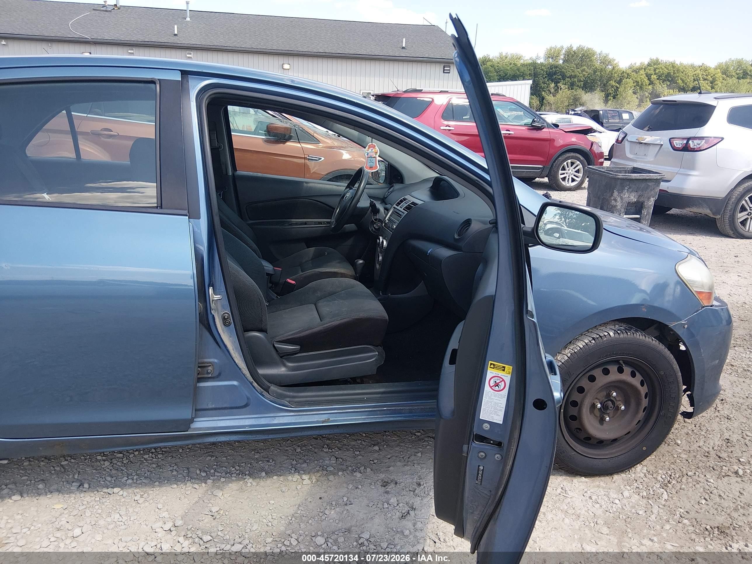 2012 Toyota Yaris   Blue vin: JTDBT4K32CL011311