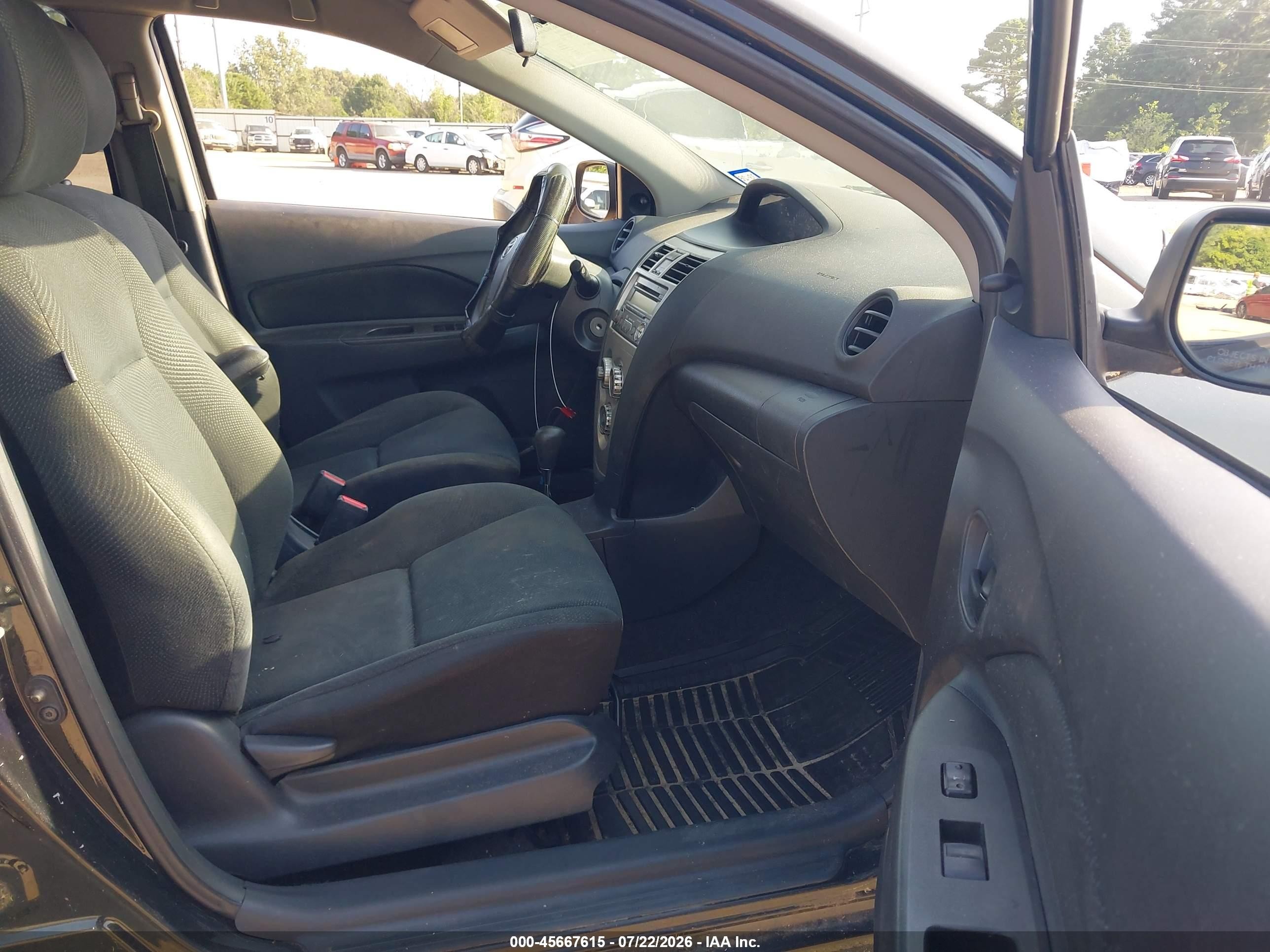 2012 Toyota Yaris   Черный vin: JTDBT4K32CL031171