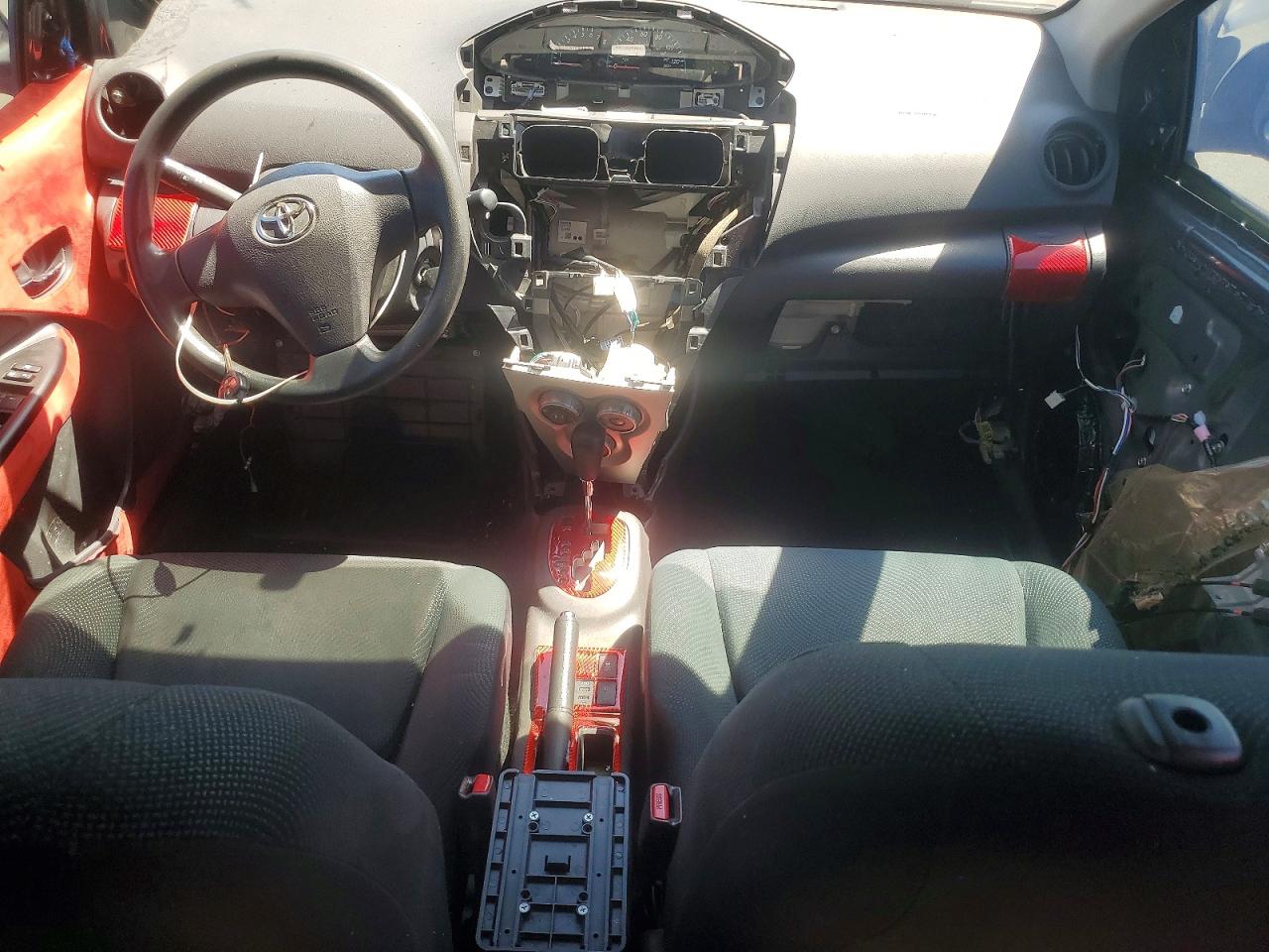 2010 Toyota Yaris Base Угольный vin: JTDBT4K33A1360986