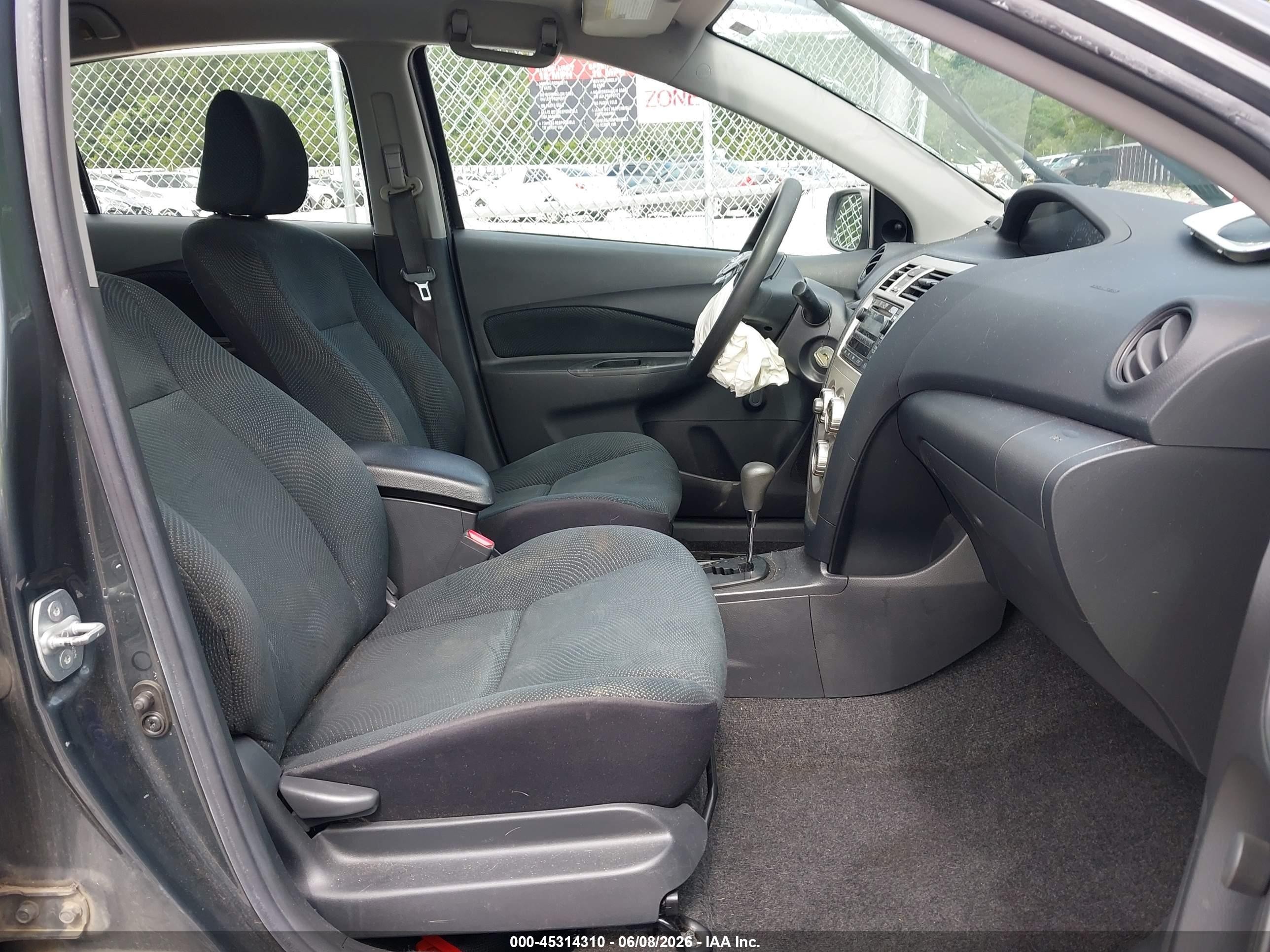 2010 Toyota Yaris   Gray vin: JTDBT4K33A4066406