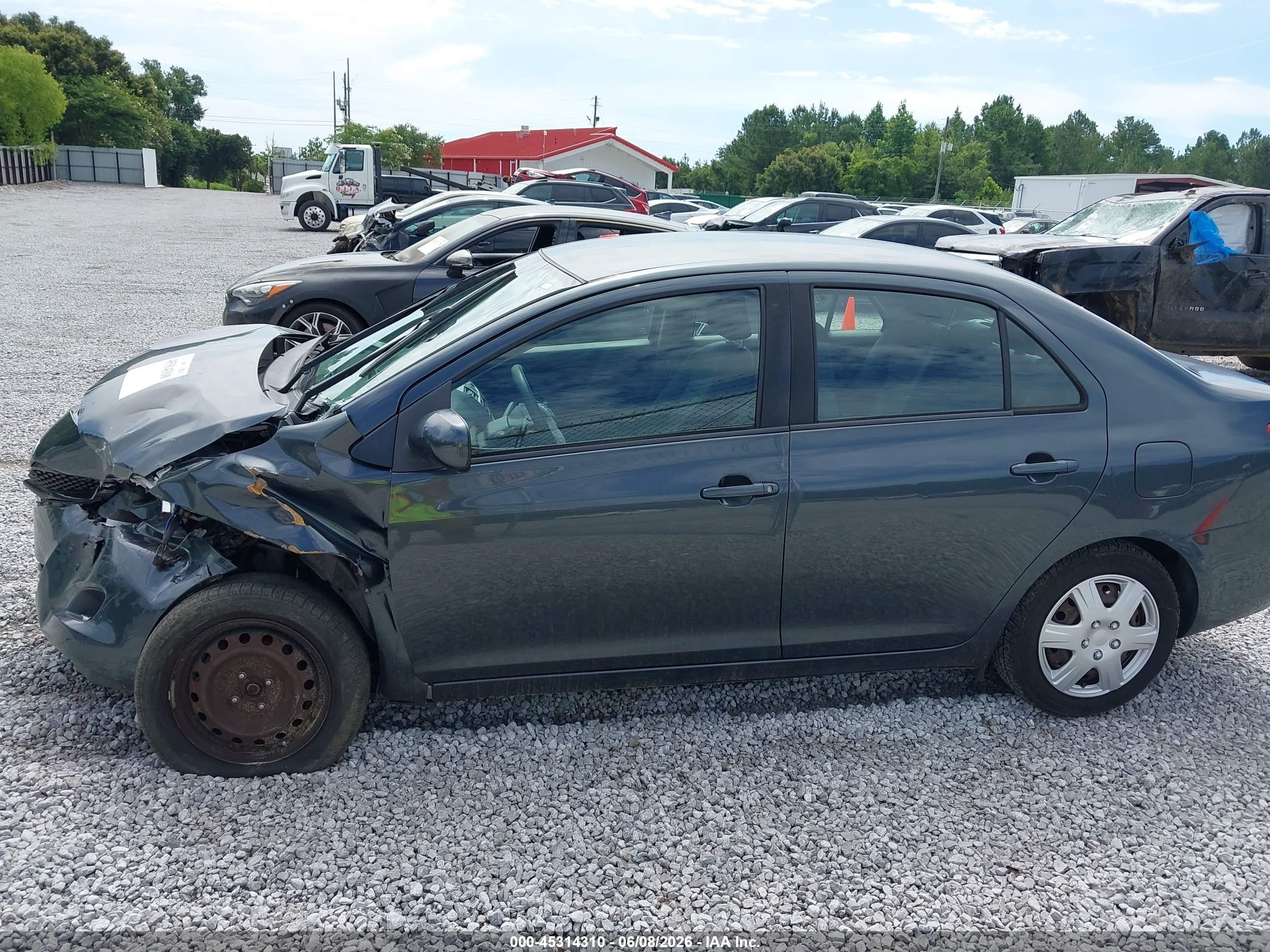 2010 Toyota Yaris   Gray vin: JTDBT4K33A4066406