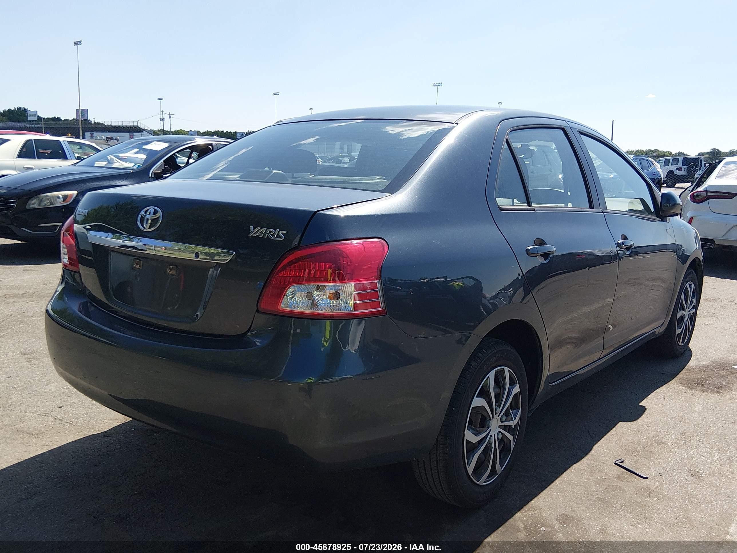 2010 Toyota Yaris   Gray vin: JTDBT4K33A4069371