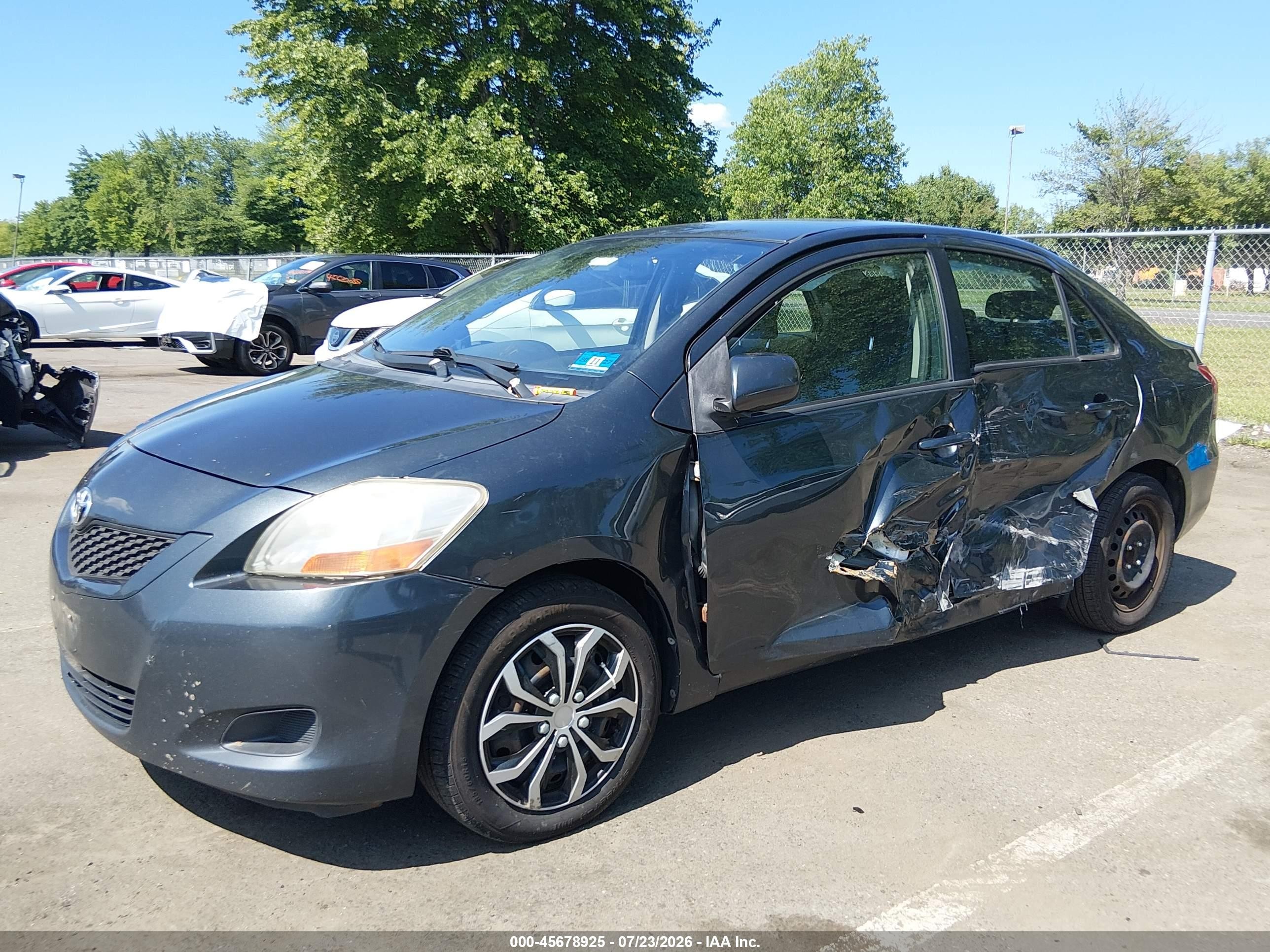2010 Toyota Yaris   Gray vin: JTDBT4K33A4069371