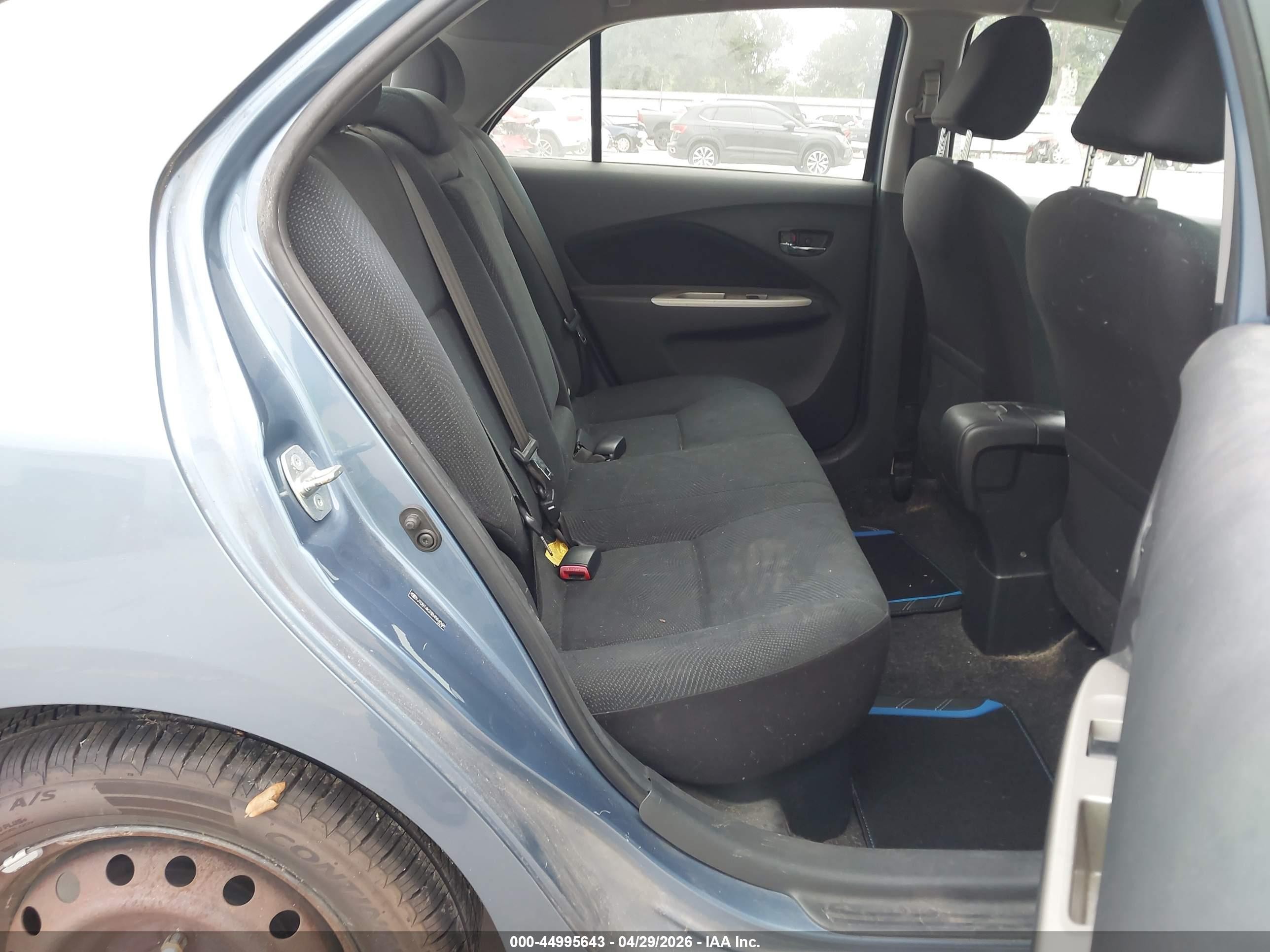 2011 Toyota Yaris   Blue vin: JTDBT4K33B4084048