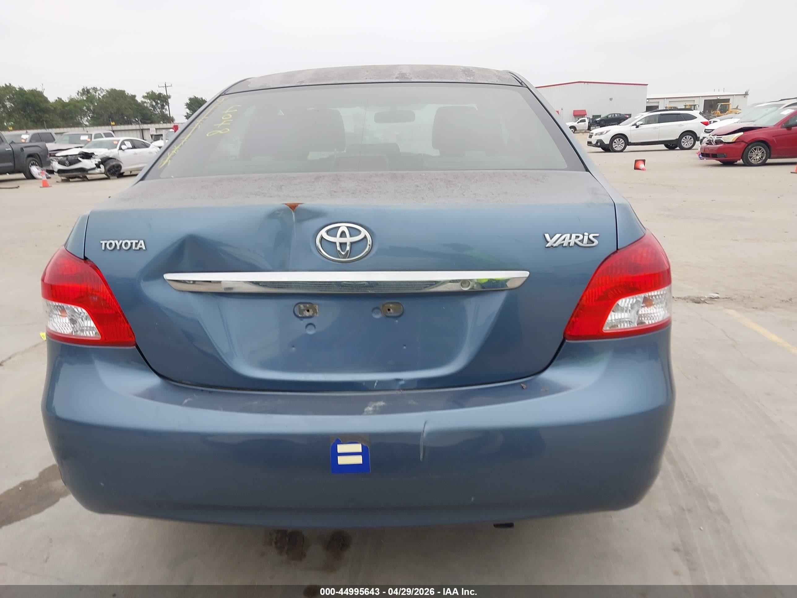 2011 Toyota Yaris   Blue vin: JTDBT4K33B4084048