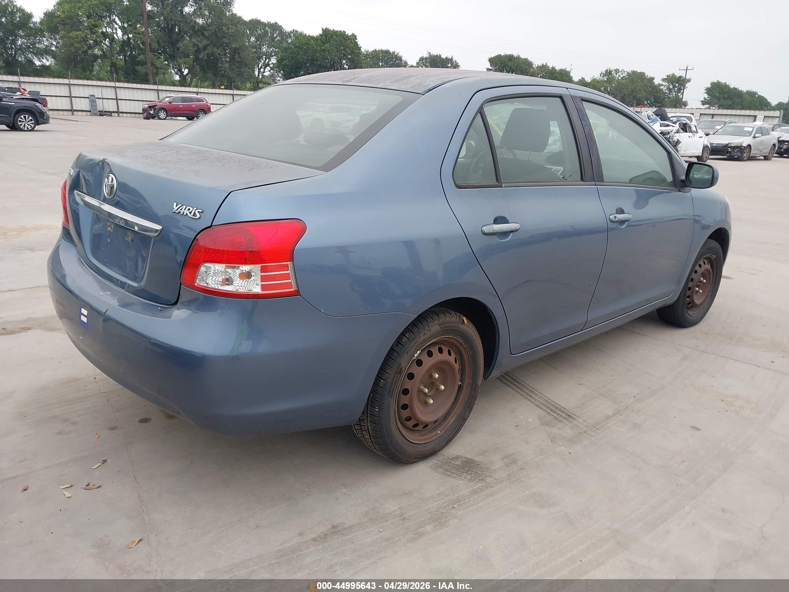 2011 Toyota Yaris   Blue vin: JTDBT4K33B4084048