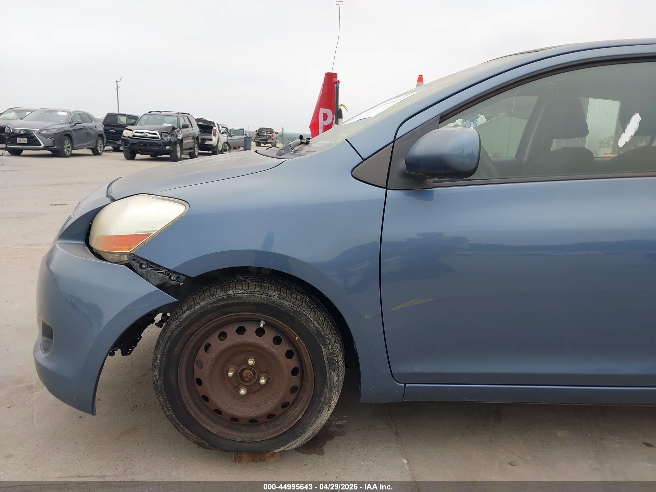 2011 Toyota Yaris   Blue vin: JTDBT4K33B4084048