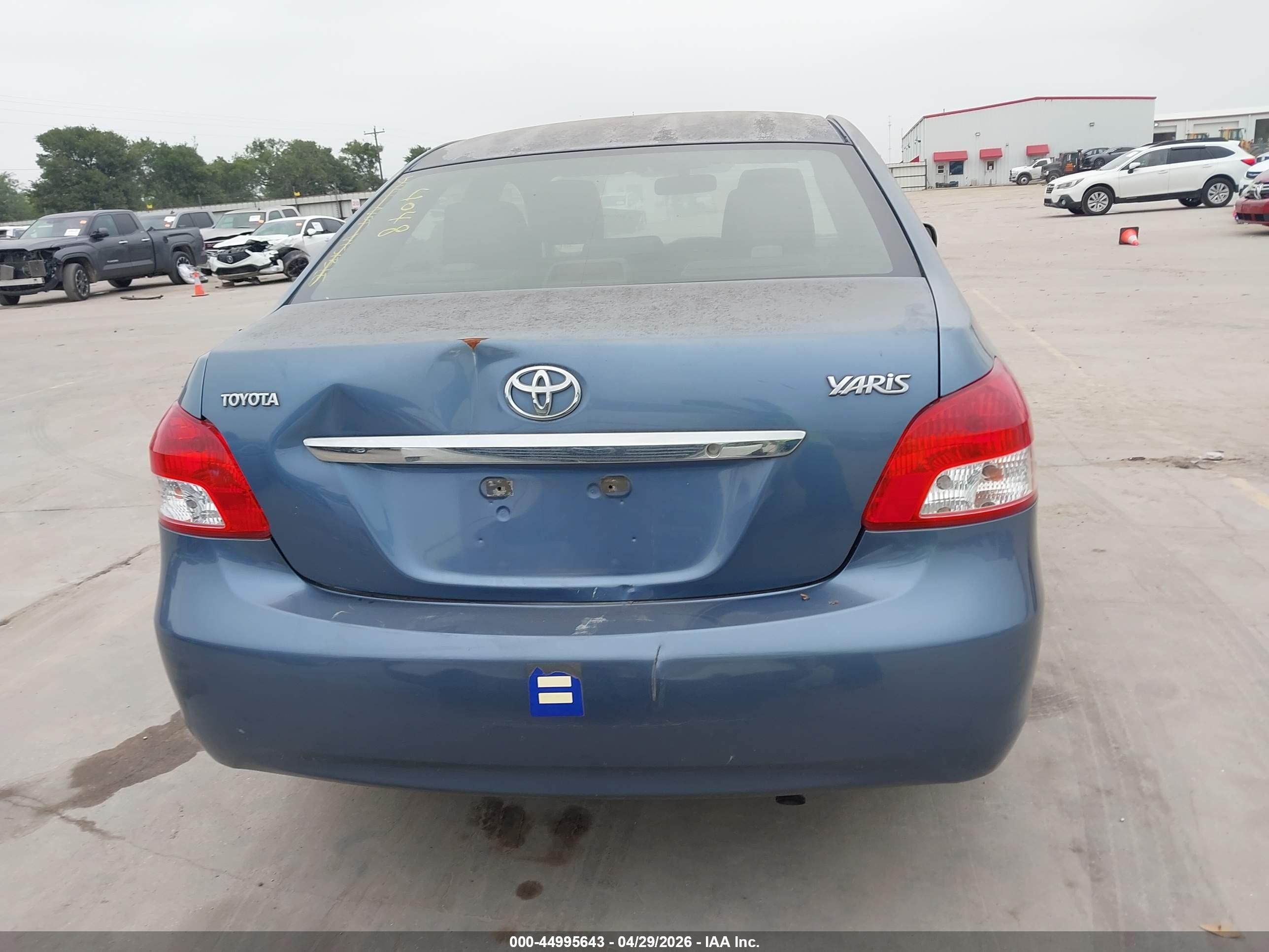 2011 Toyota Yaris   Blue vin: JTDBT4K33B4084048