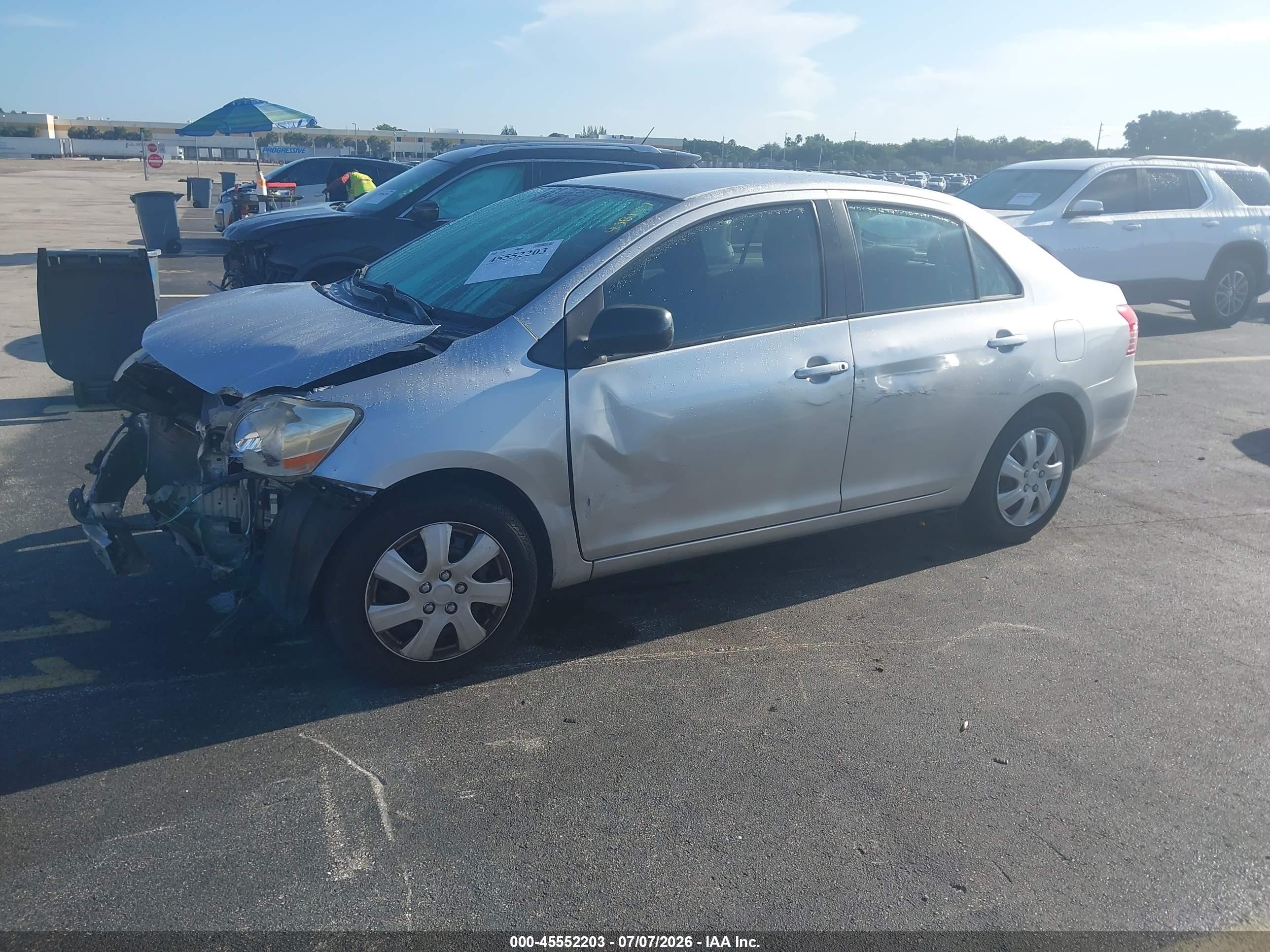 2012 Toyota Yaris   Серый vin: JTDBT4K33C1414483