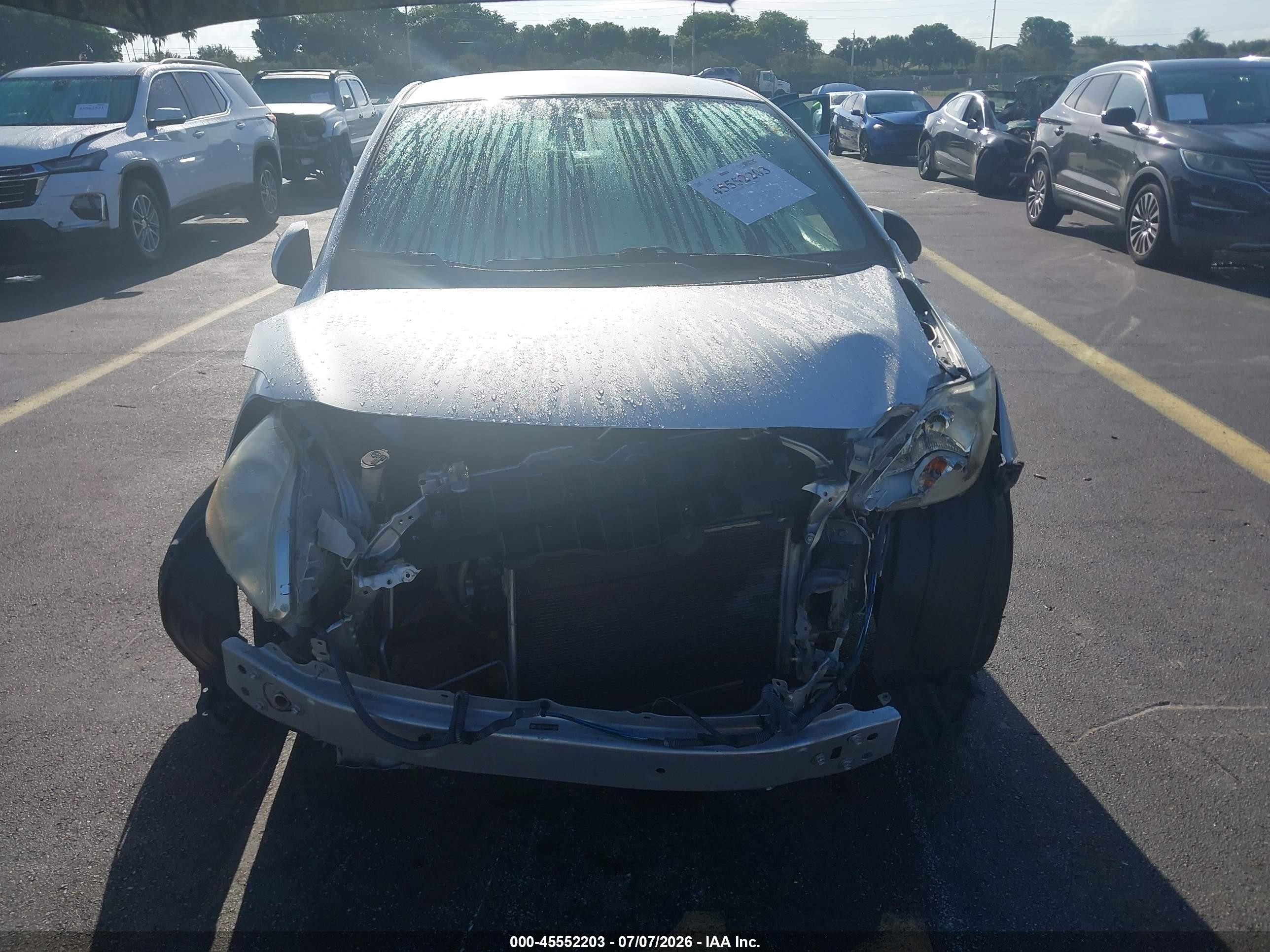 2012 Toyota Yaris   Серый vin: JTDBT4K33C1414483