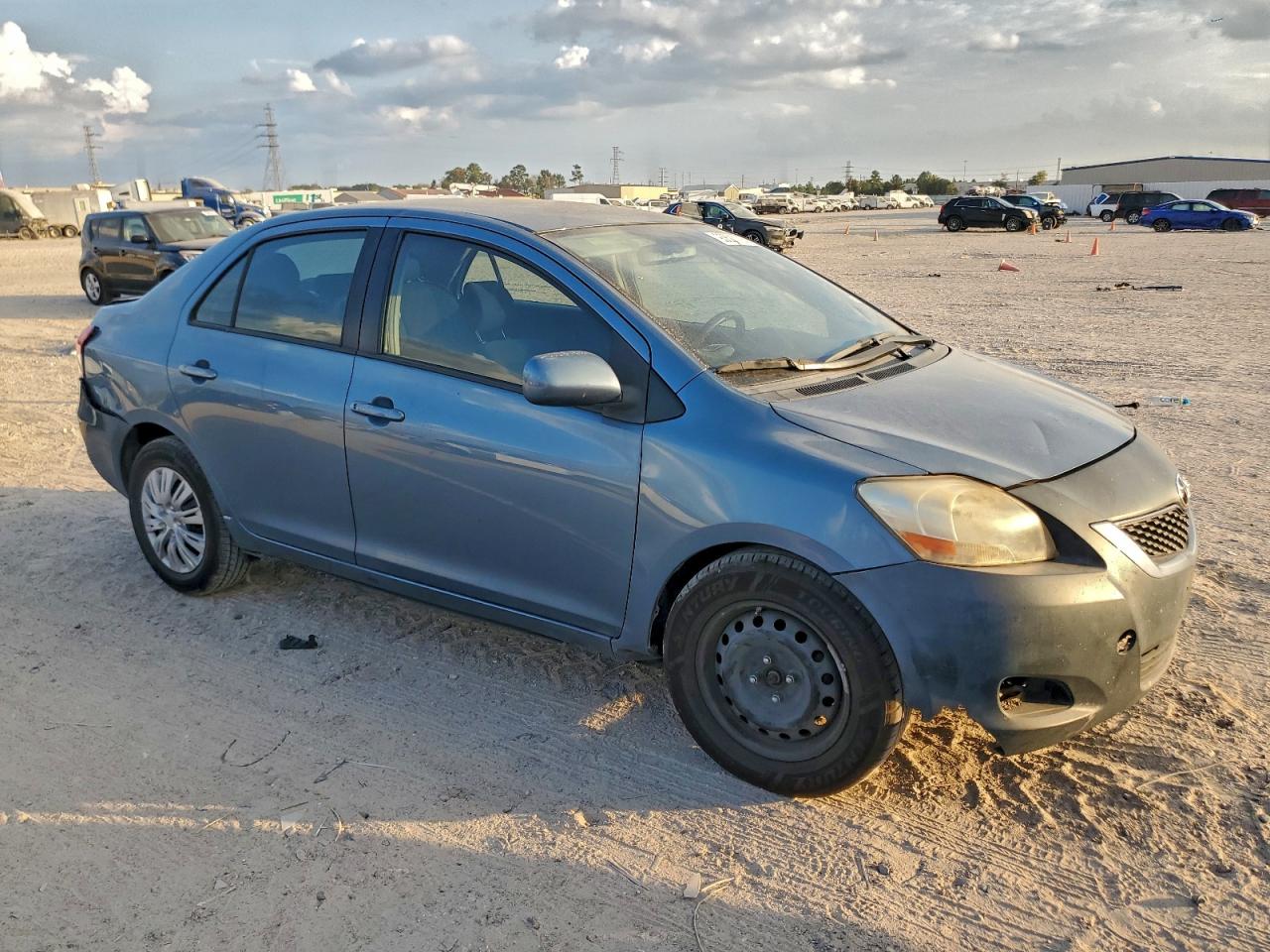 2012 Toyota Yaris Blue vin: JTDBT4K33CL018056