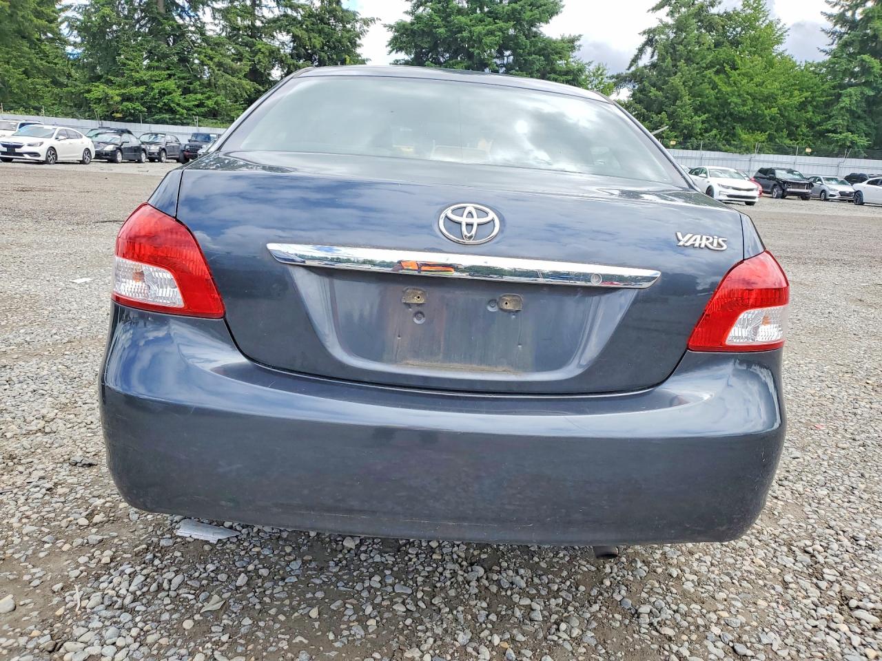 2012 Toyota Yaris Fleet Gray vin: JTDBT4K33CL037271