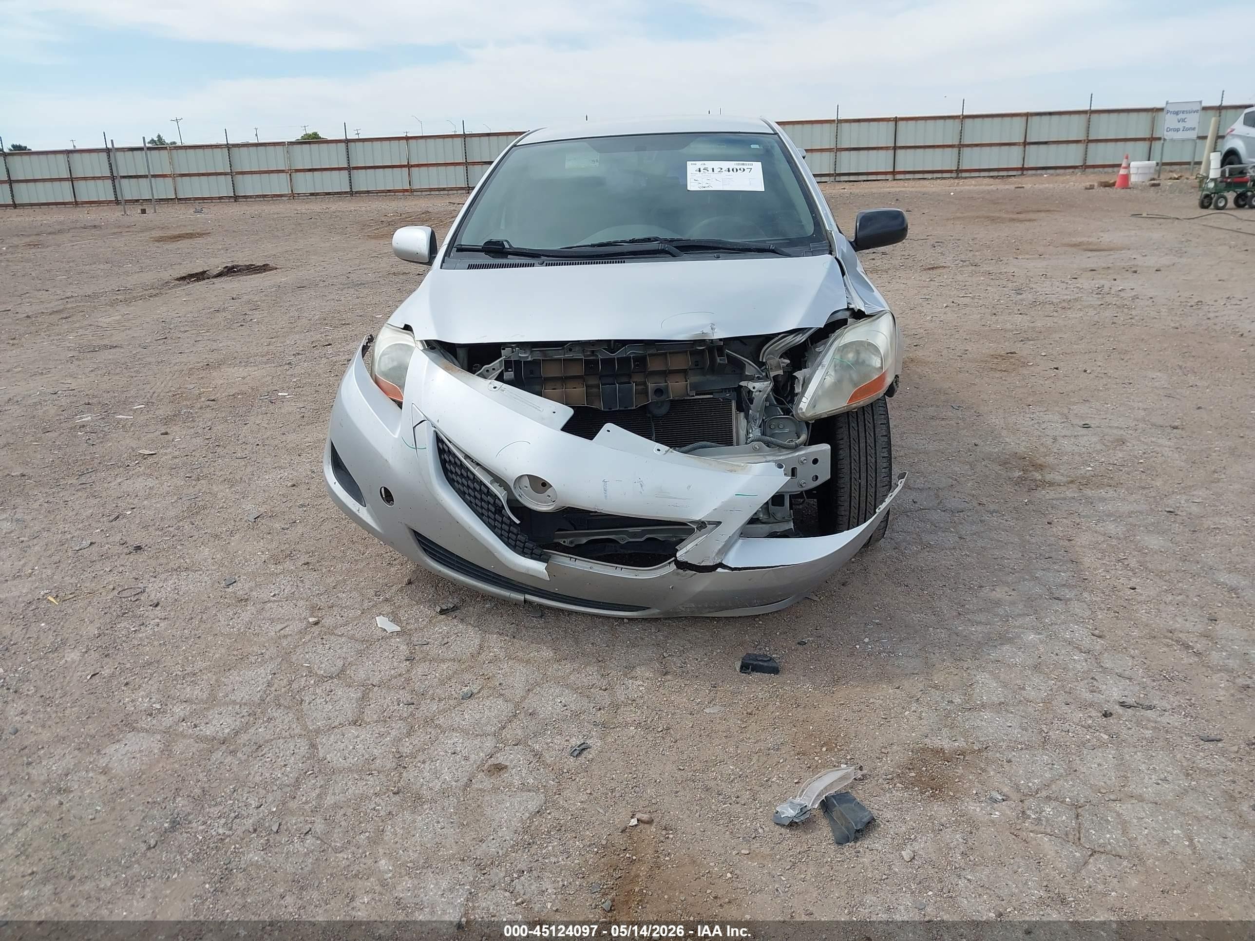 2010 Toyota Yaris   Silver vin: JTDBT4K34A1370216