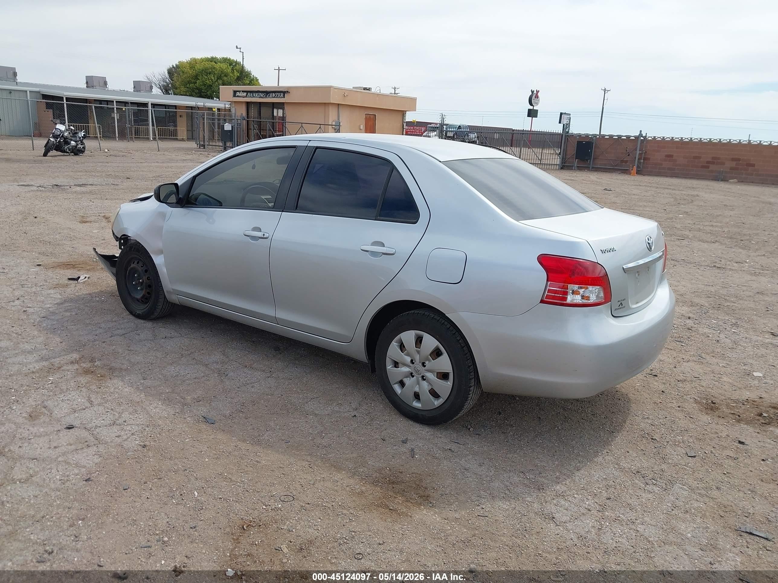 2010 Toyota Yaris   Silver vin: JTDBT4K34A1370216