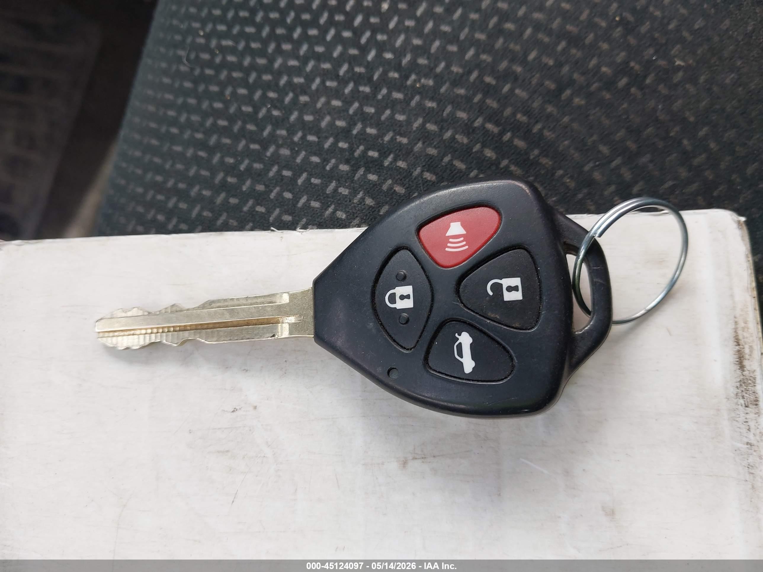 2010 Toyota Yaris   Silver vin: JTDBT4K34A1370216