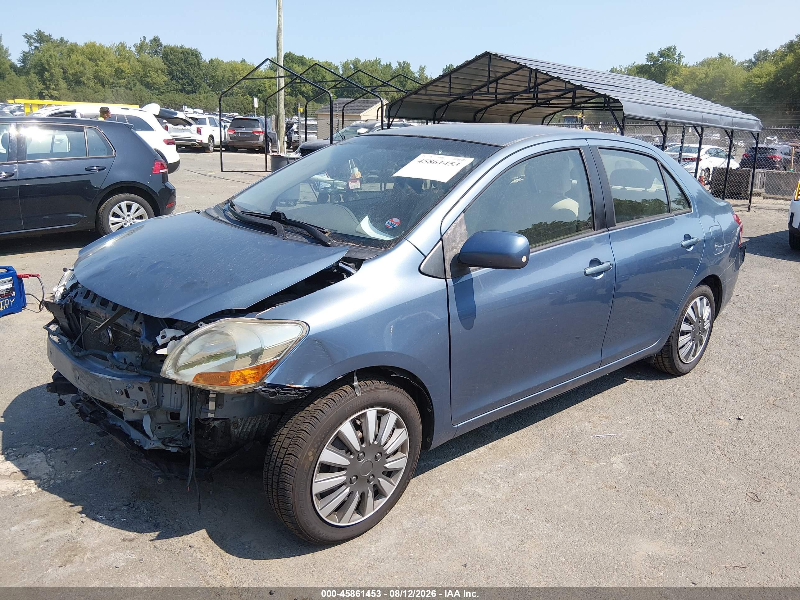 2010 Toyota Yaris   Синий vin: JTDBT4K34A1379594