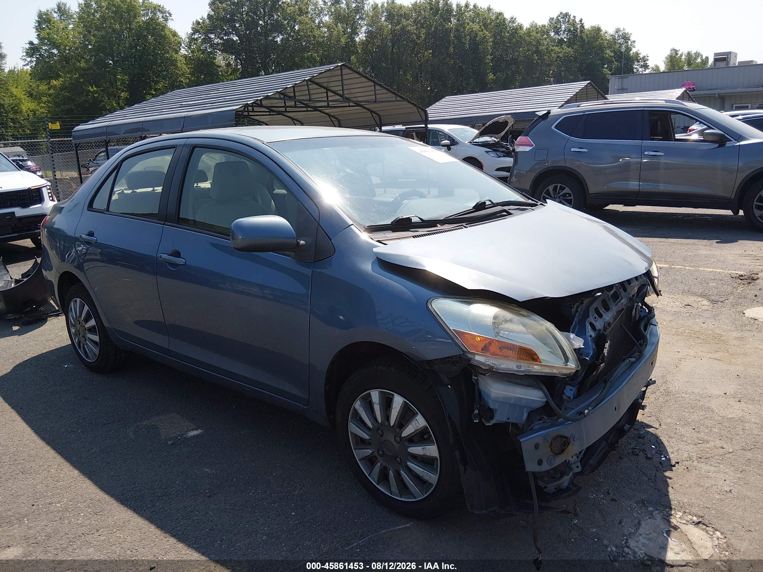 2010 Toyota Yaris   Синий vin: JTDBT4K34A1379594