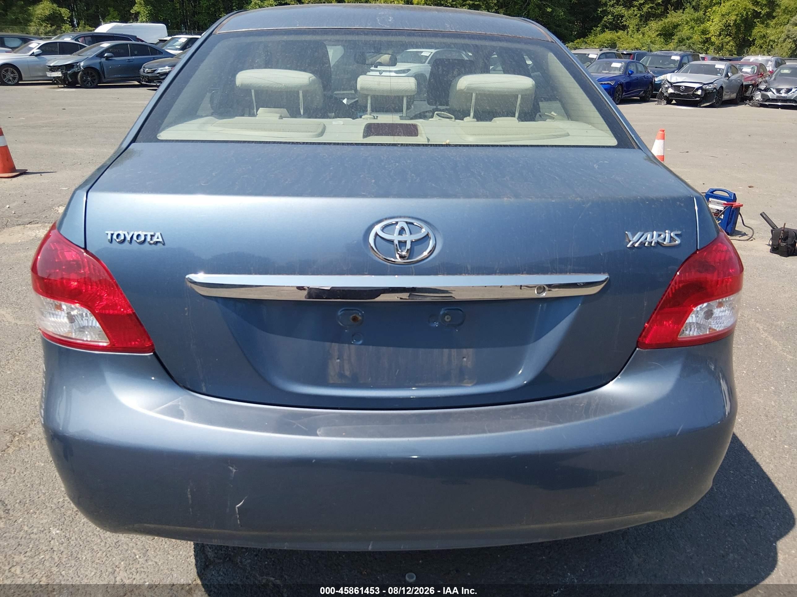 2010 Toyota Yaris   Синий vin: JTDBT4K34A1379594
