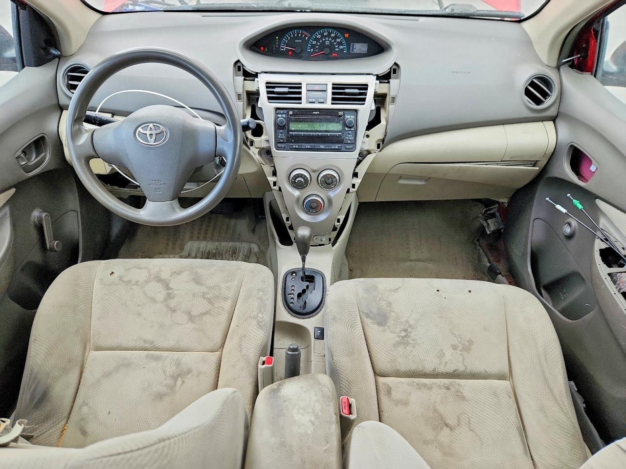2010 Toyota Yaris Base Red vin: JTDBT4K34A1379692
