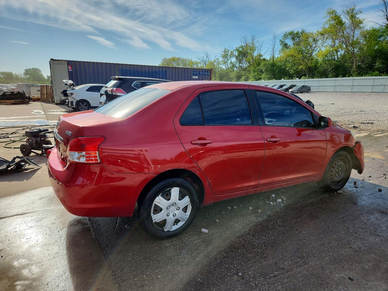 2010 Toyota Yaris Base Red vin: JTDBT4K34A1389543