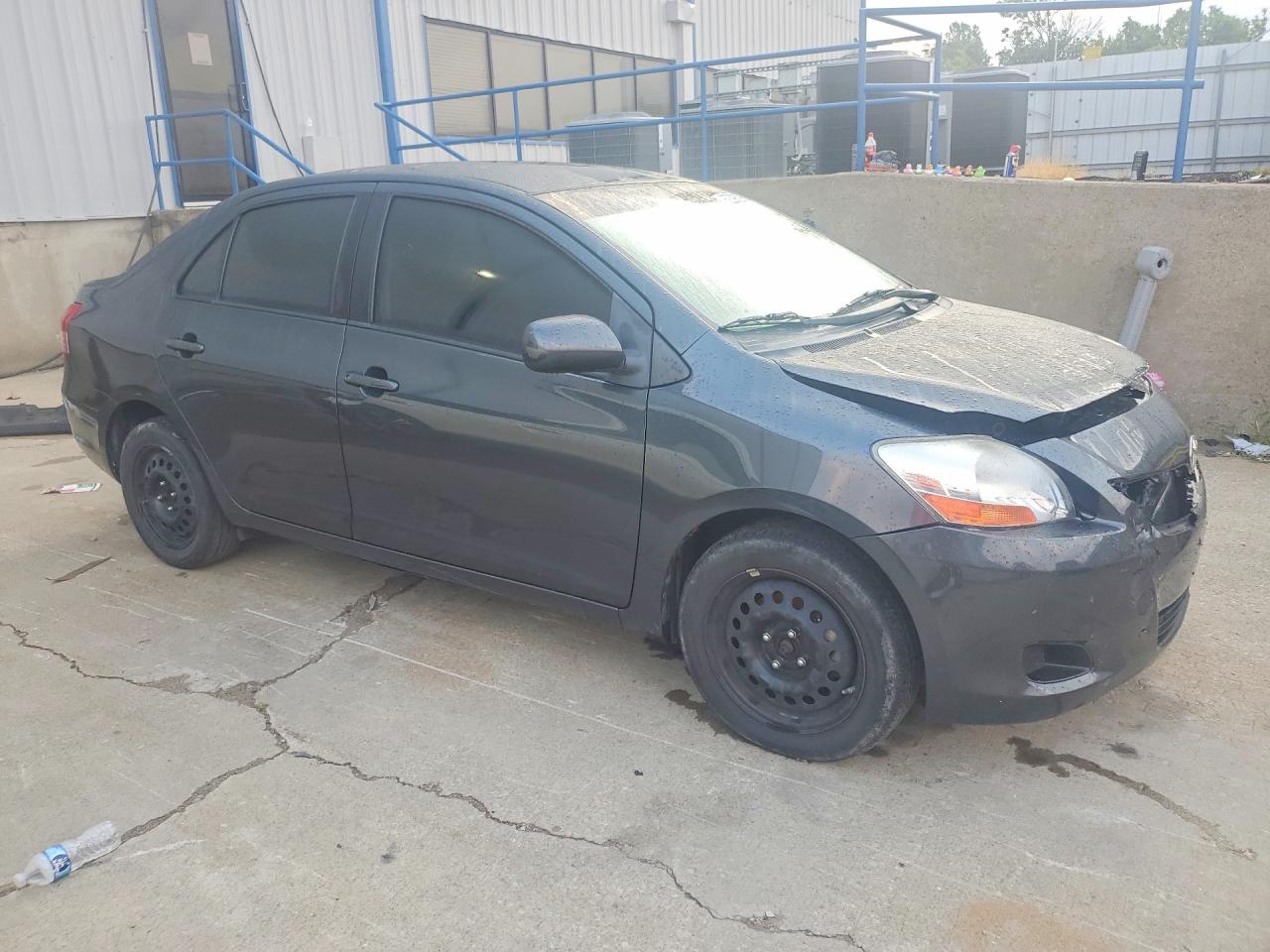2011 Toyota Yaris Base Gray vin: JTDBT4K34B1401465