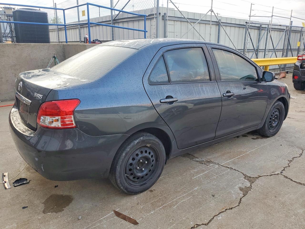 2011 Toyota Yaris Base Gray vin: JTDBT4K34B1401465