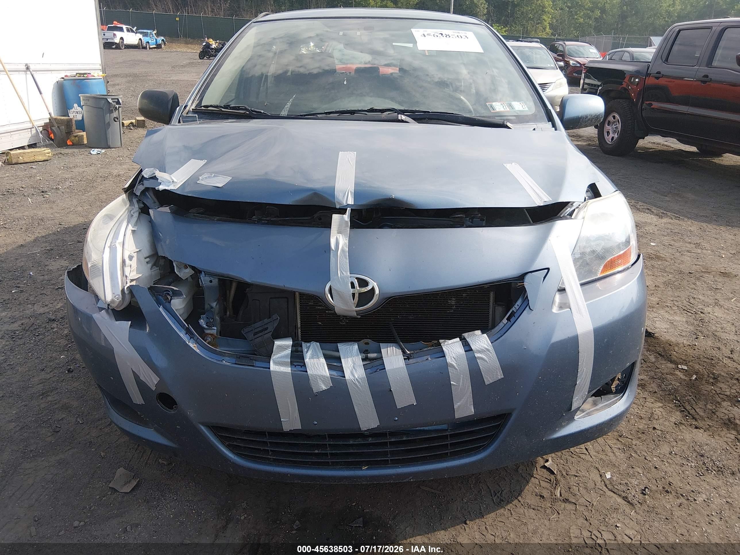 2011 Toyota Yaris   Light Blue vin: JTDBT4K34B4084267