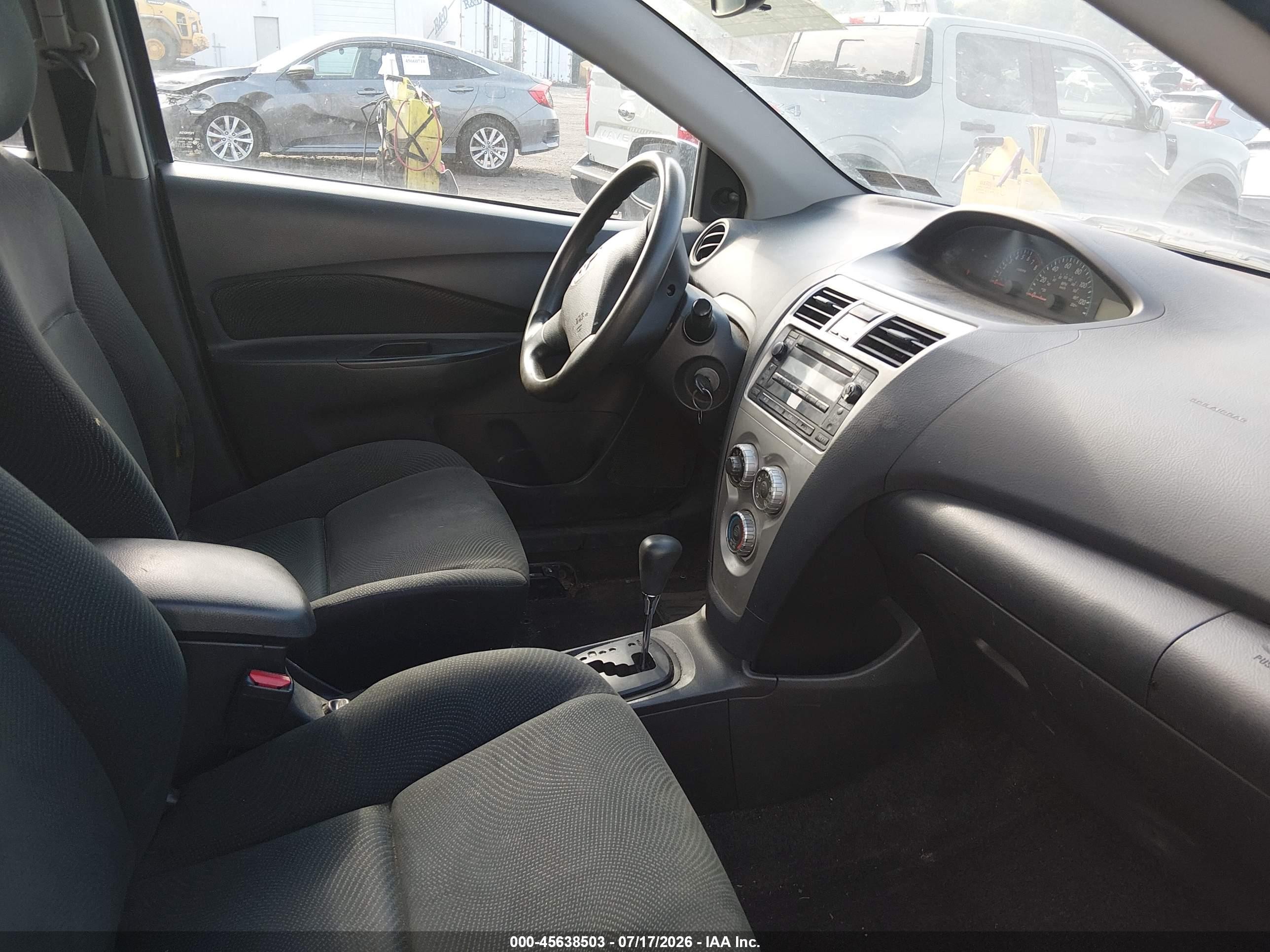 2011 Toyota Yaris   Light Blue vin: JTDBT4K34B4084267
