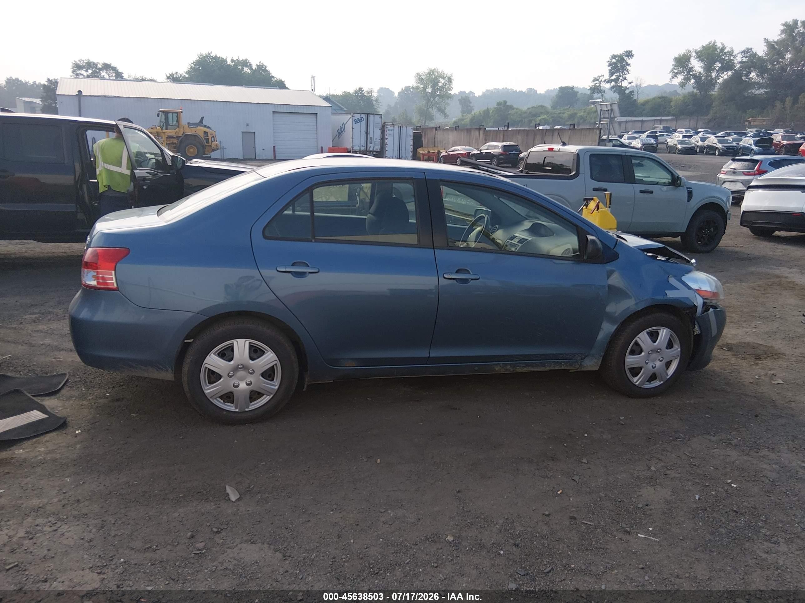 2011 Toyota Yaris   Light Blue vin: JTDBT4K34B4084267