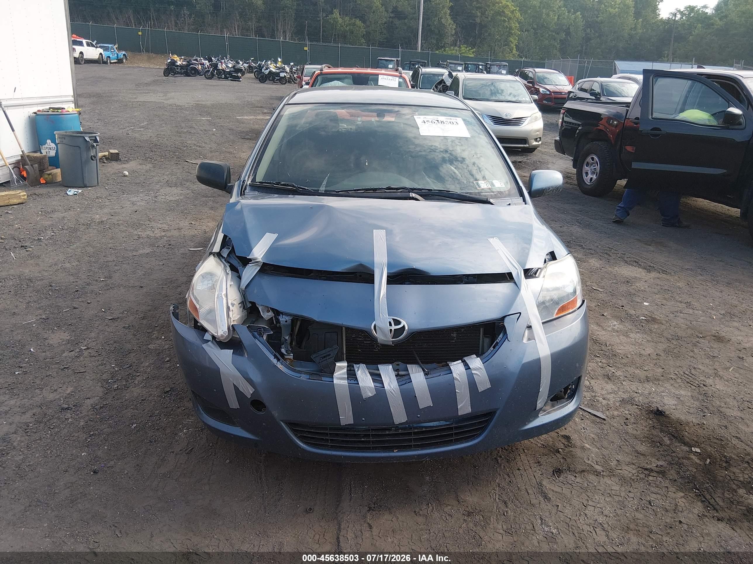 2011 Toyota Yaris   Light Blue vin: JTDBT4K34B4084267