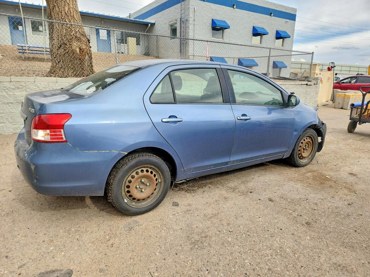 2012 Toyota Yaris Sedan Синий vin: JTDBT4K34C1418445