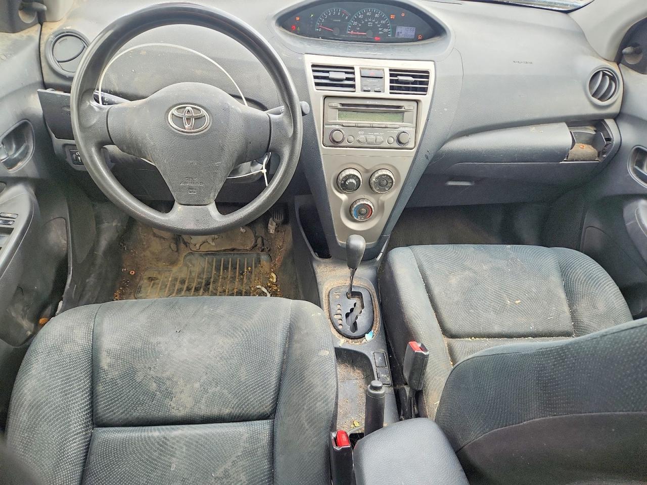 2012 Toyota Yaris Sedan Синий vin: JTDBT4K34C1418445