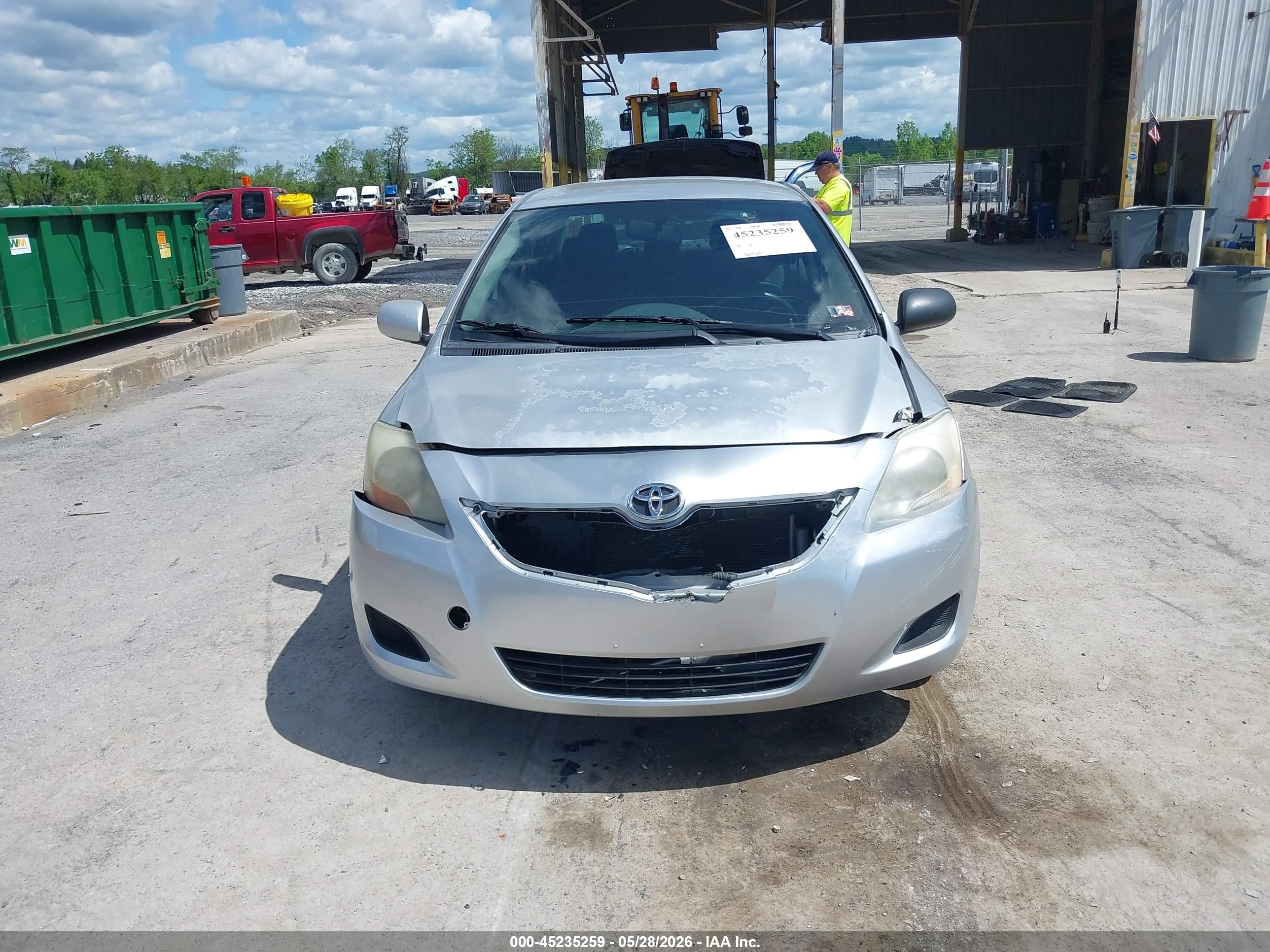 2012 Toyota Yaris Silver vin: JTDBT4K34CL012105