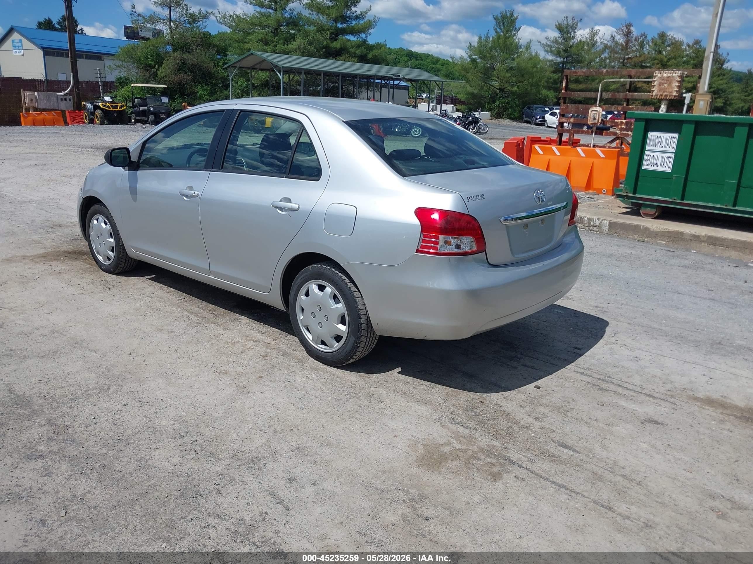 2012 Toyota Yaris Silver vin: JTDBT4K34CL012105