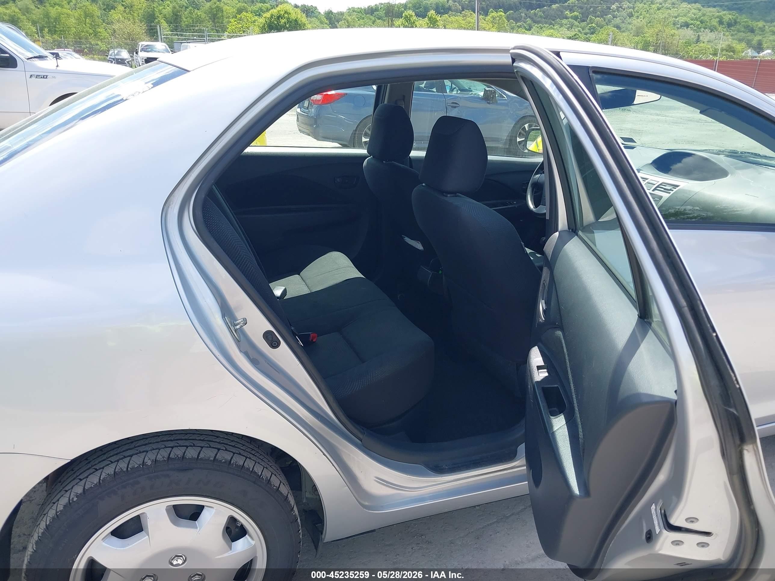 2012 Toyota Yaris Silver vin: JTDBT4K34CL012105