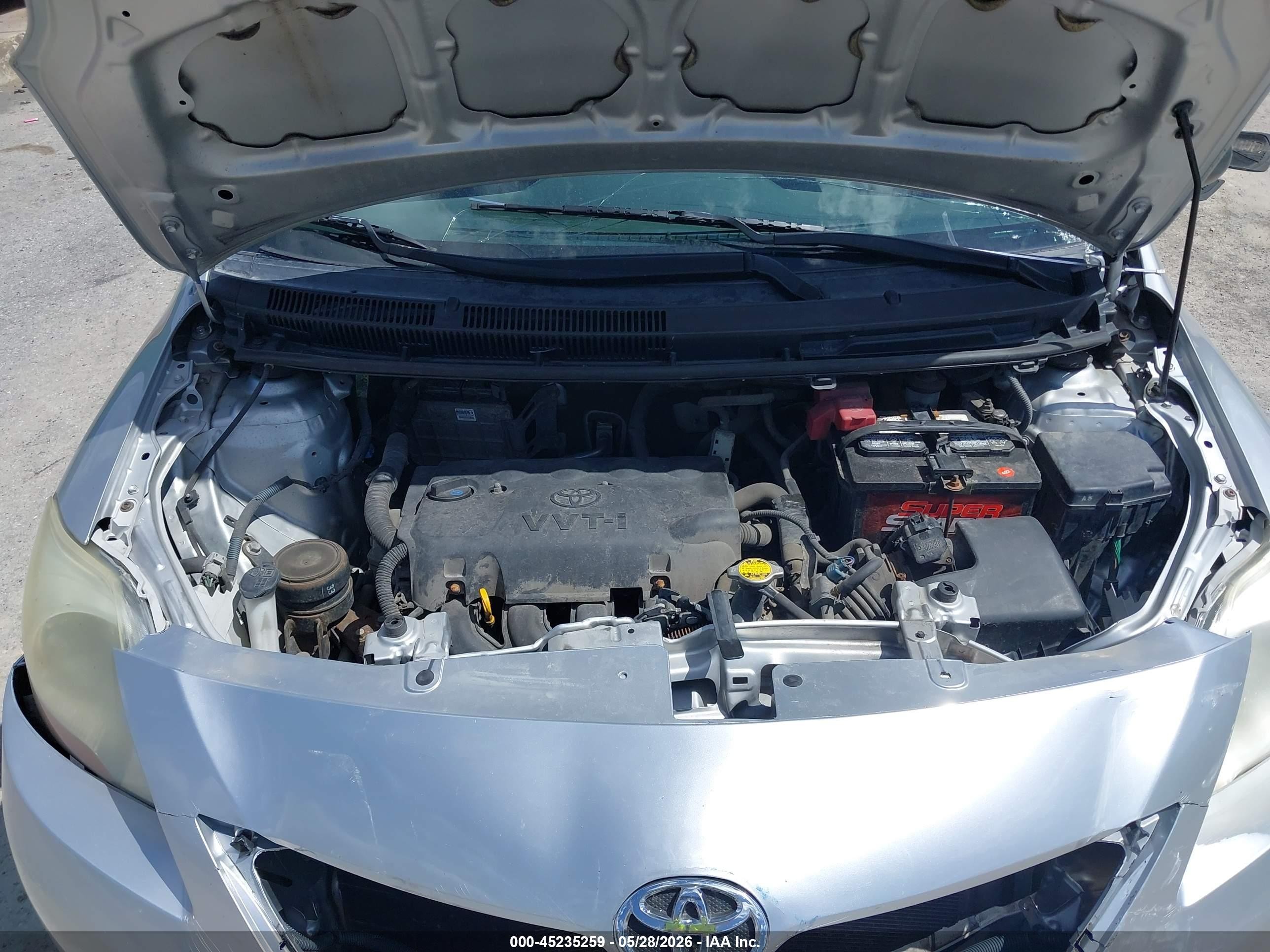 2012 Toyota Yaris Silver vin: JTDBT4K34CL012105
